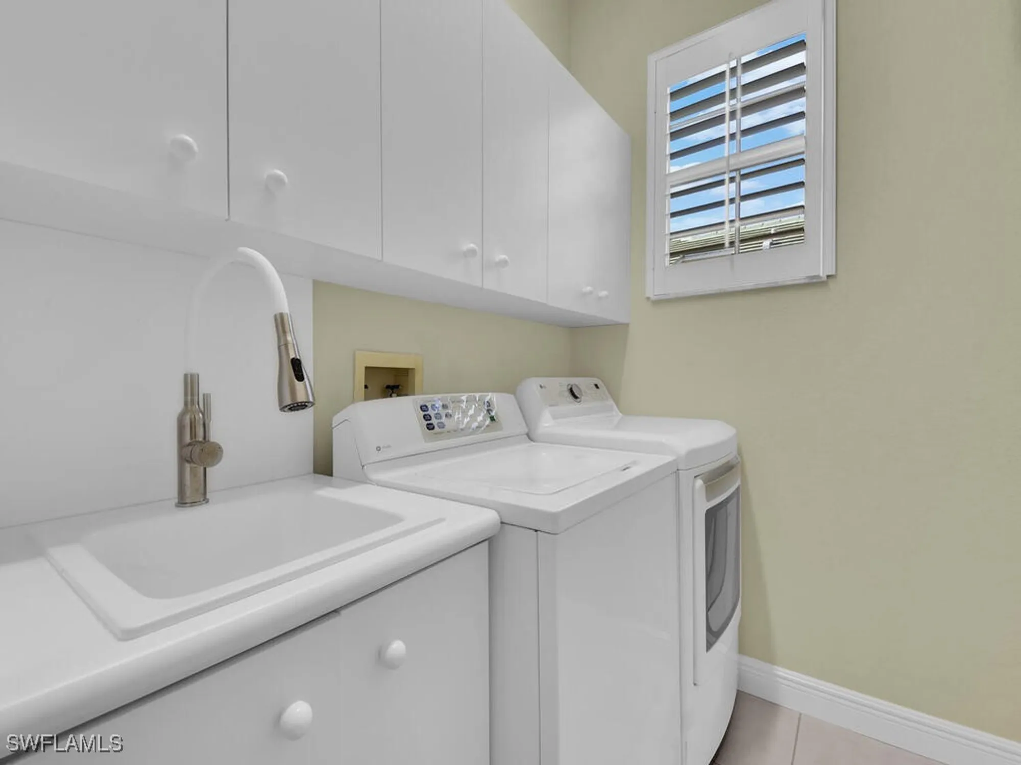 Property Slideshow image 17 of 24 | 650 vintage reserve cir # 5c, Naples, FL, 34119