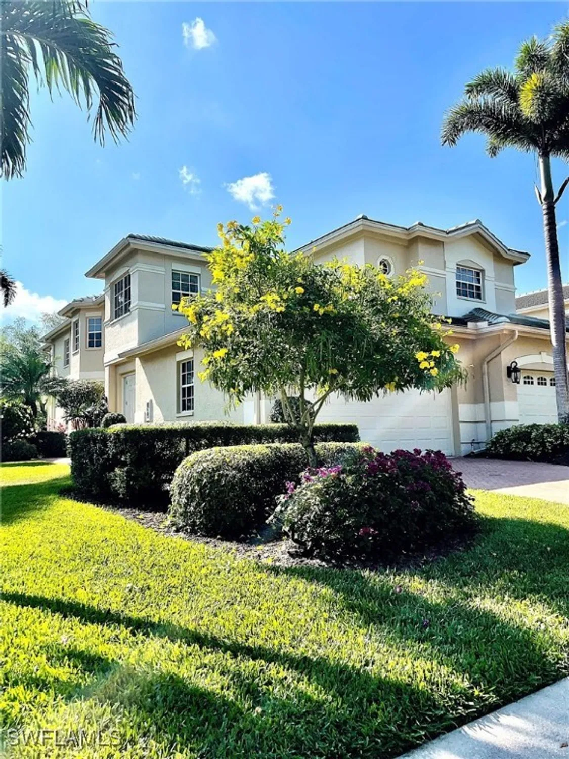 Property Slideshow image 2 of 24 | 650 vintage reserve cir # 5c, Naples, FL, 34119
