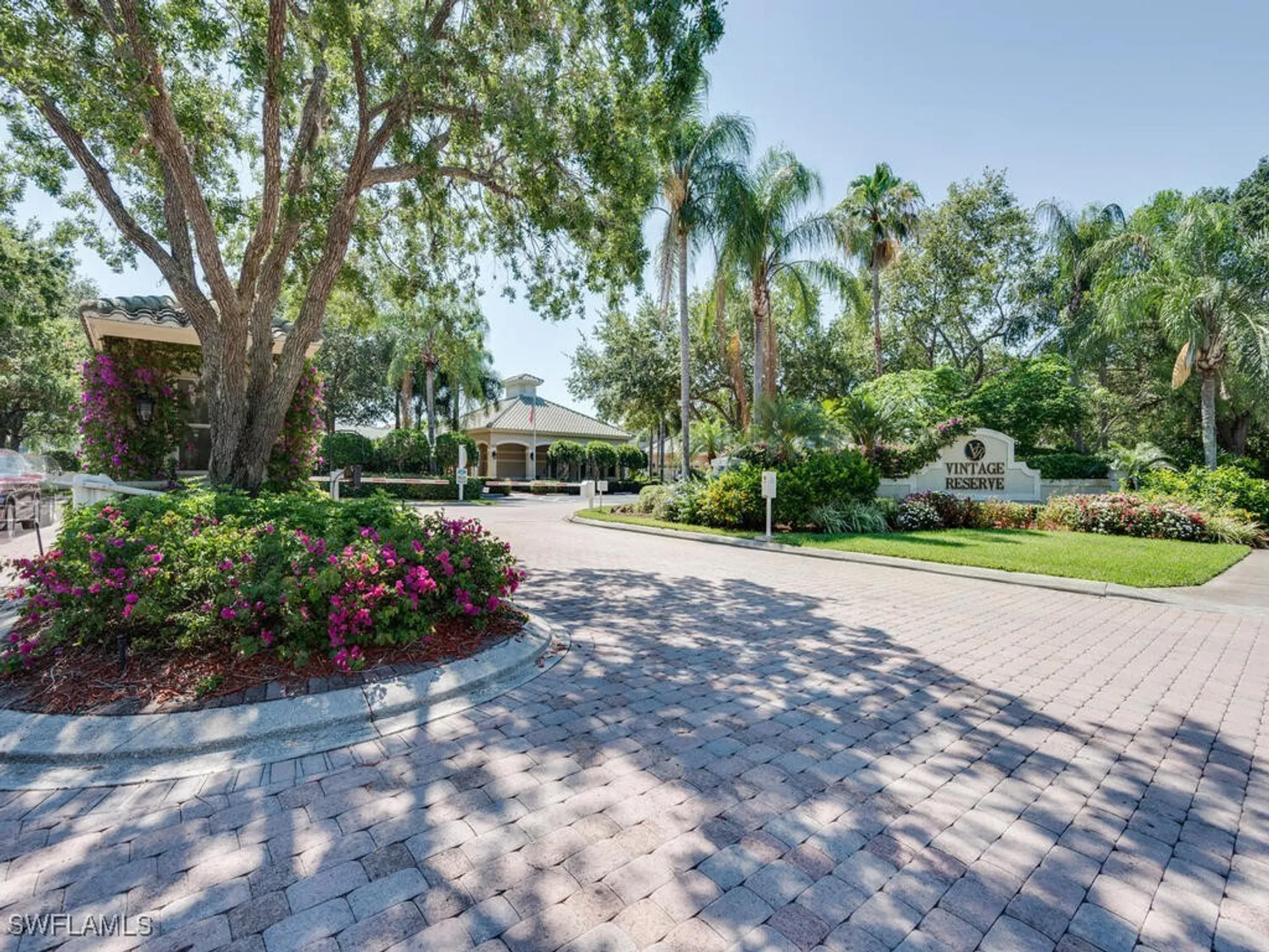 Property Slideshow image 20 of 24 | 650 vintage reserve cir # 5c, Naples, FL, 34119