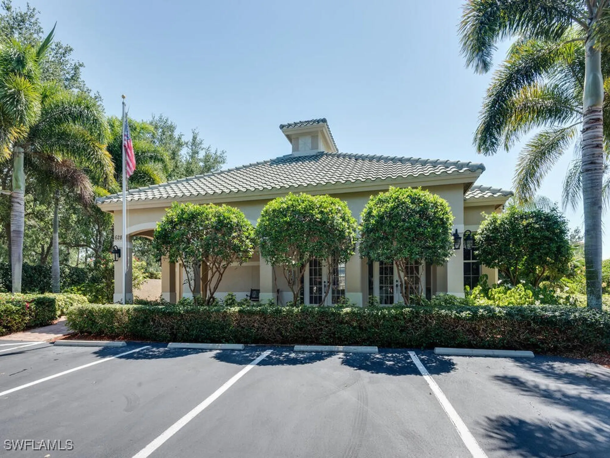 Property Slideshow image 21 of 24 | 650 vintage reserve cir # 5c, Naples, FL, 34119
