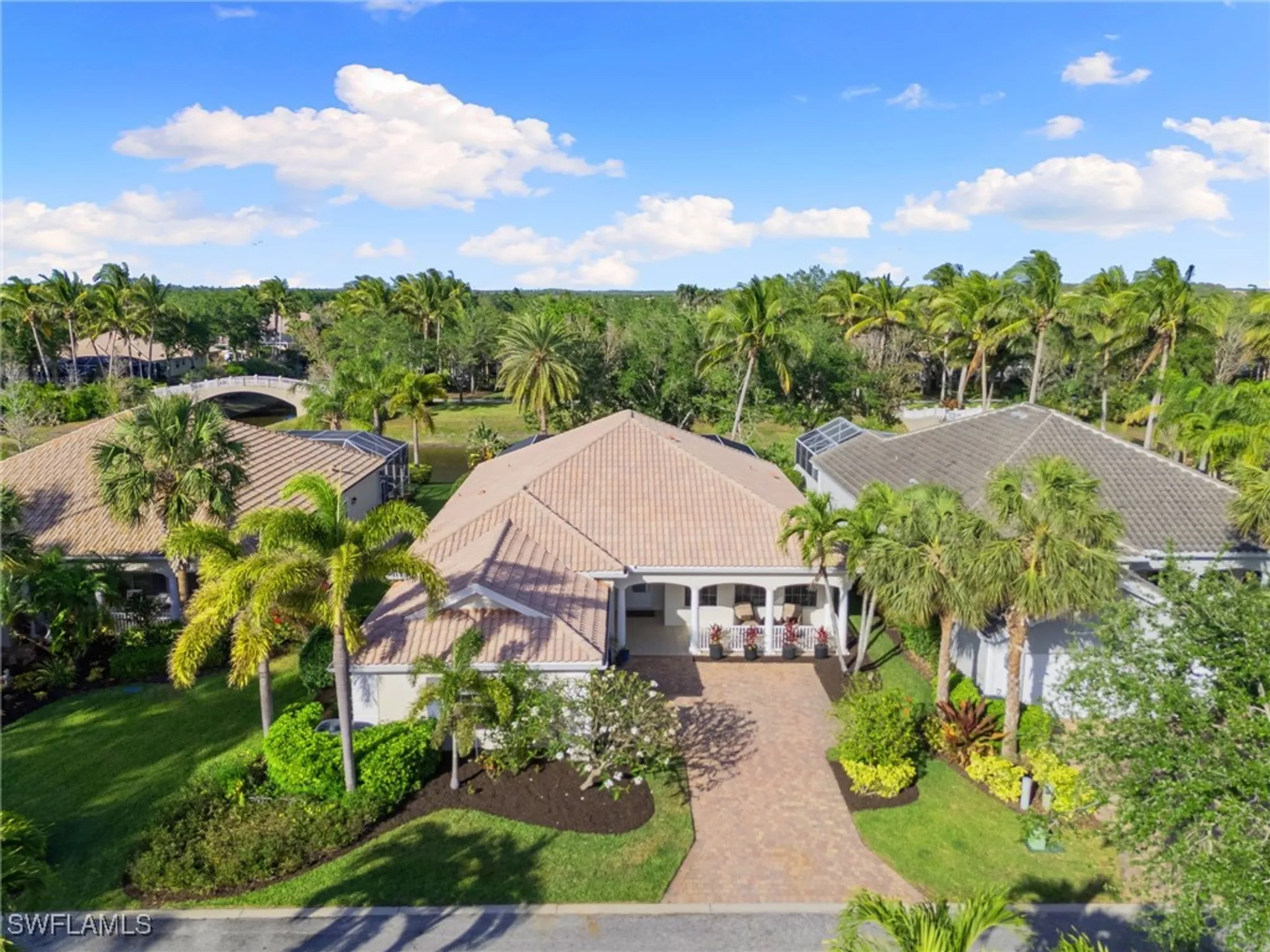 Property Slideshow image 2 of 50 | 15384 scrub jay ln, Bonita Springs, FL, 34135