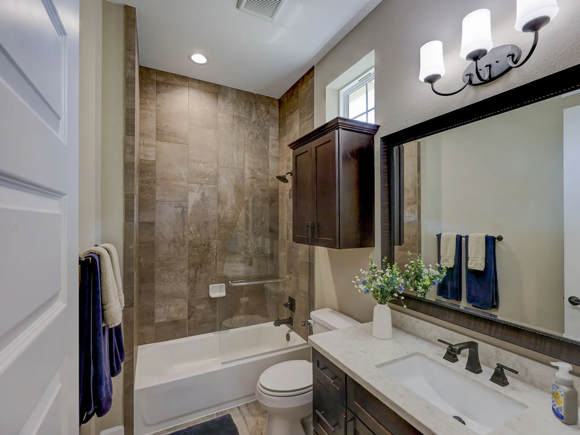 Property Slideshow image 12 of 37 | 217 skipping cedar st, San Marcos, TX, 78666
