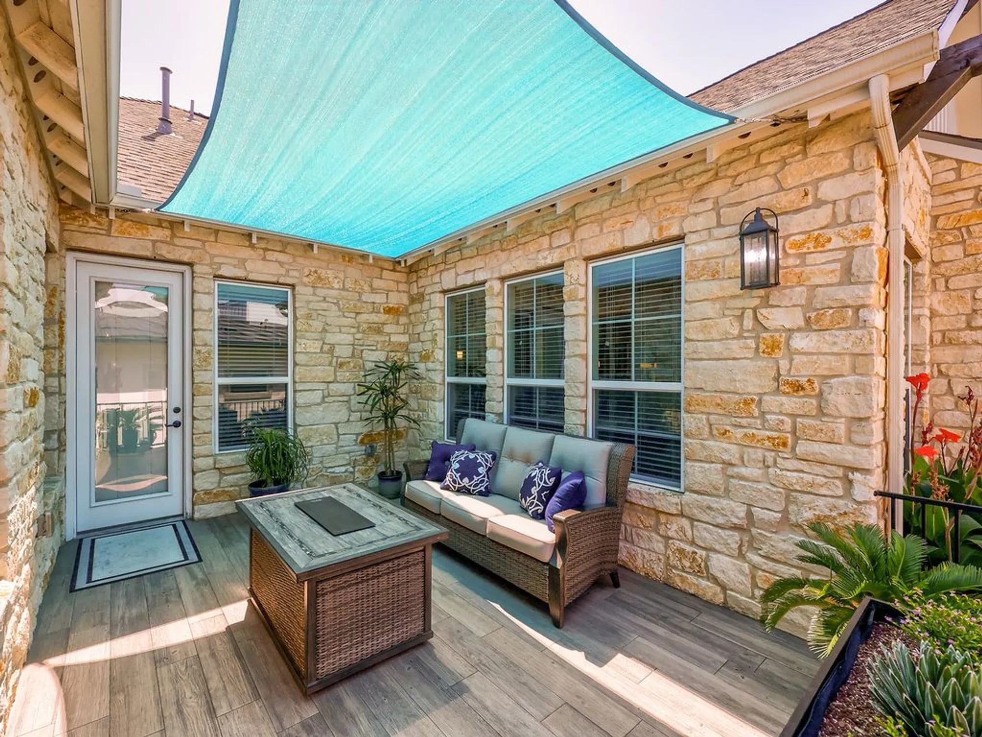 Property Slideshow image 8 of 37 | 217 skipping cedar st, San Marcos, TX, 78666