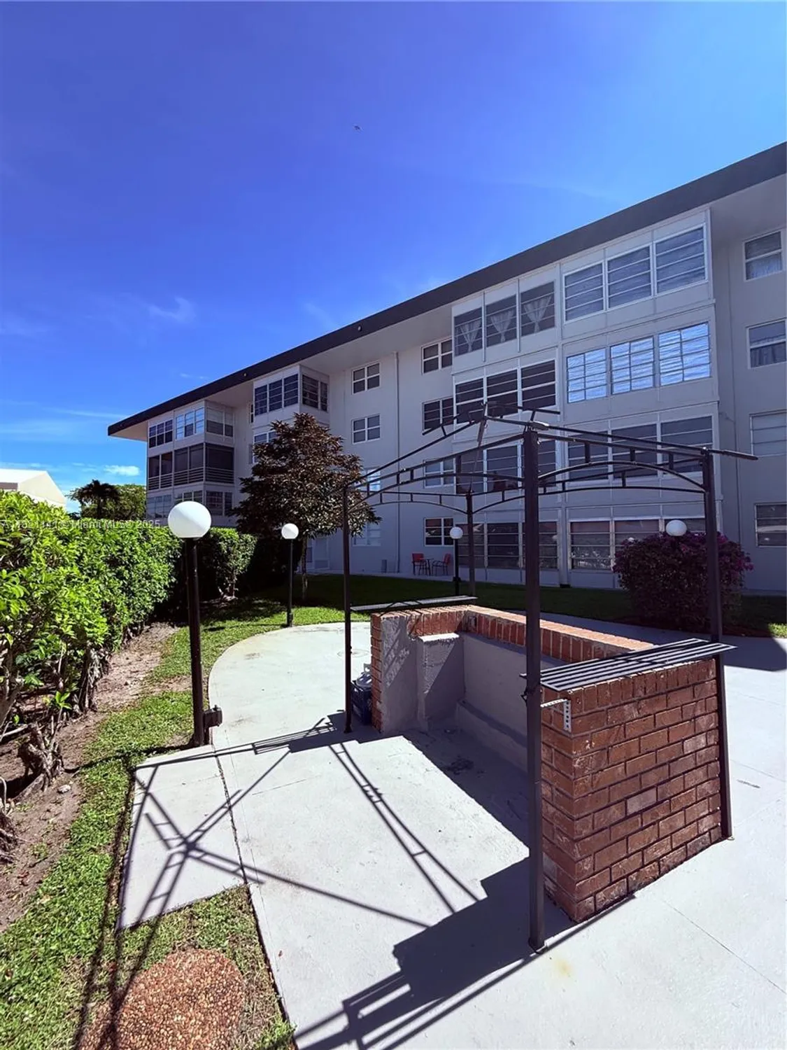 Property Slideshow image 32 of 42 | 3001 nw 46th ave 204, Lauderdale Lakes, FL, 33313