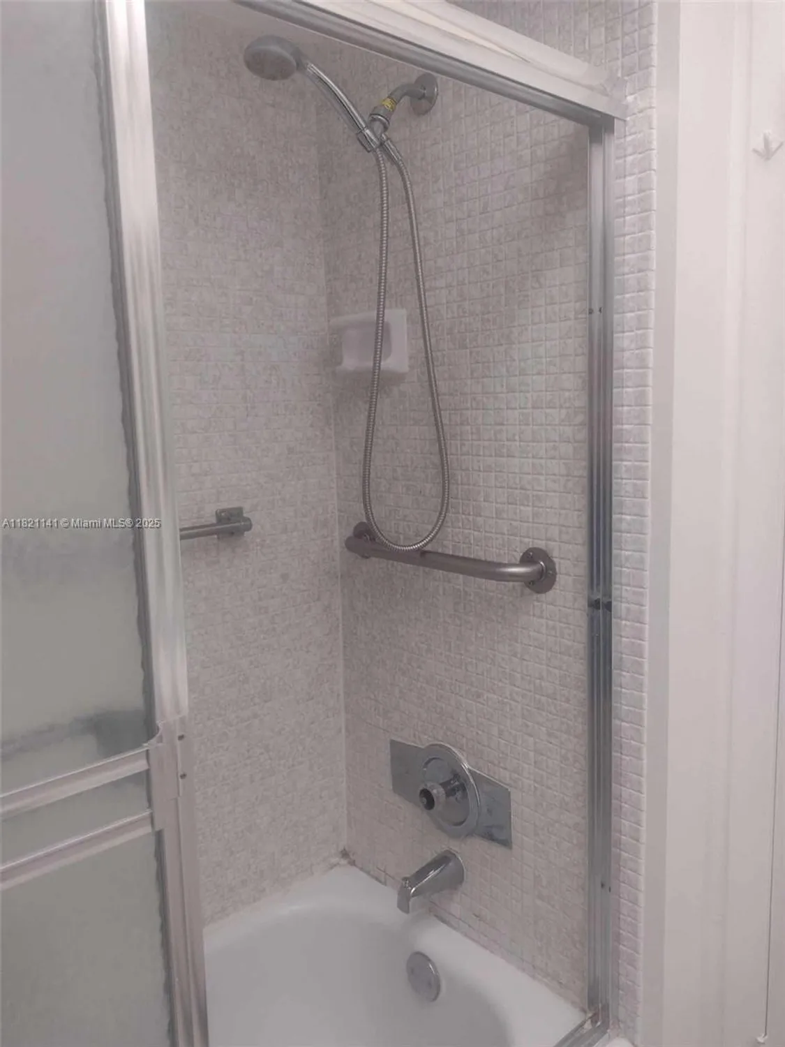 Property Slideshow image 6 of 42 | 3001 nw 46th ave 204, Lauderdale Lakes, FL, 33313