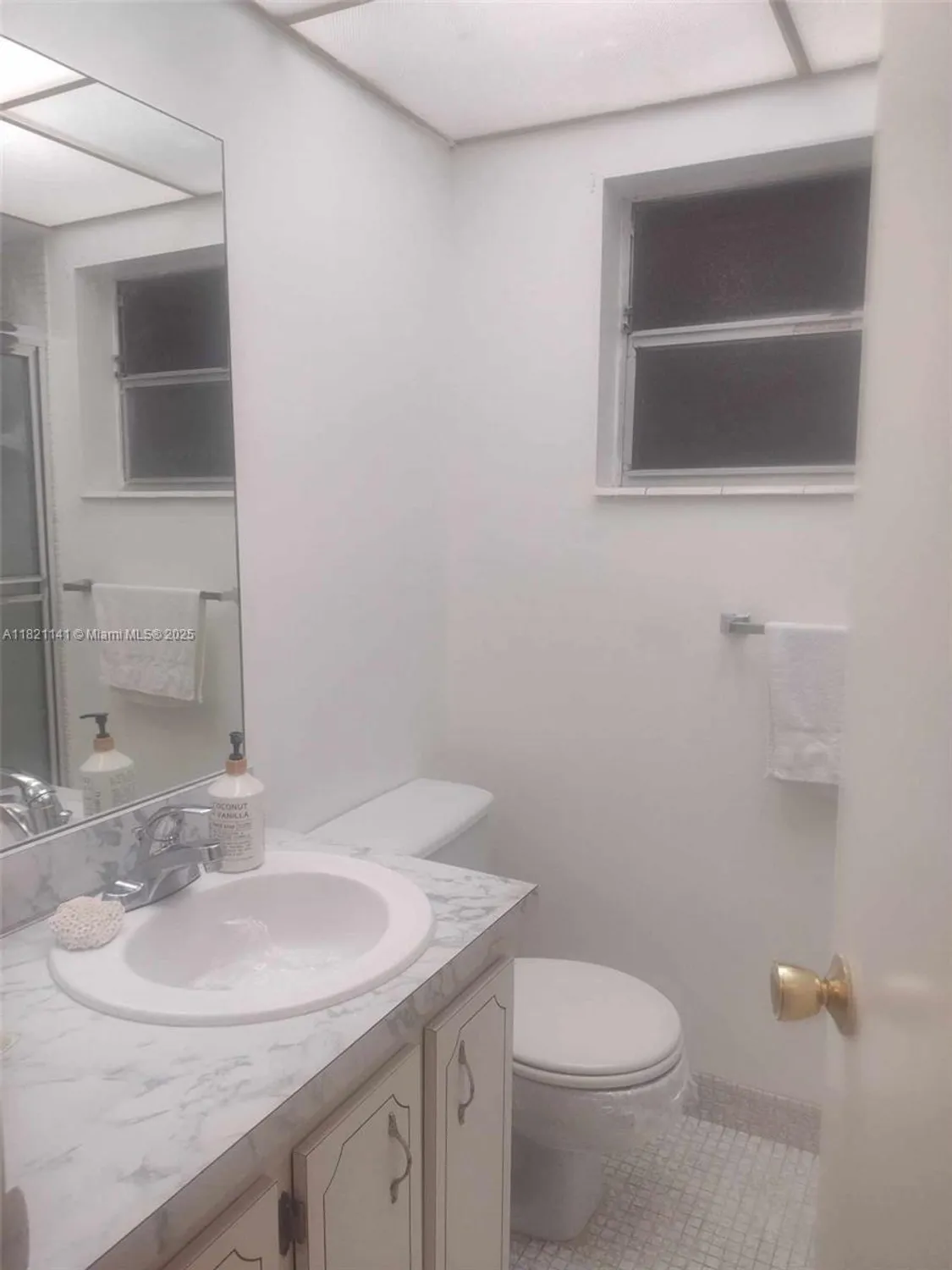 Property Slideshow image 7 of 42 | 3001 nw 46th ave 204, Lauderdale Lakes, FL, 33313