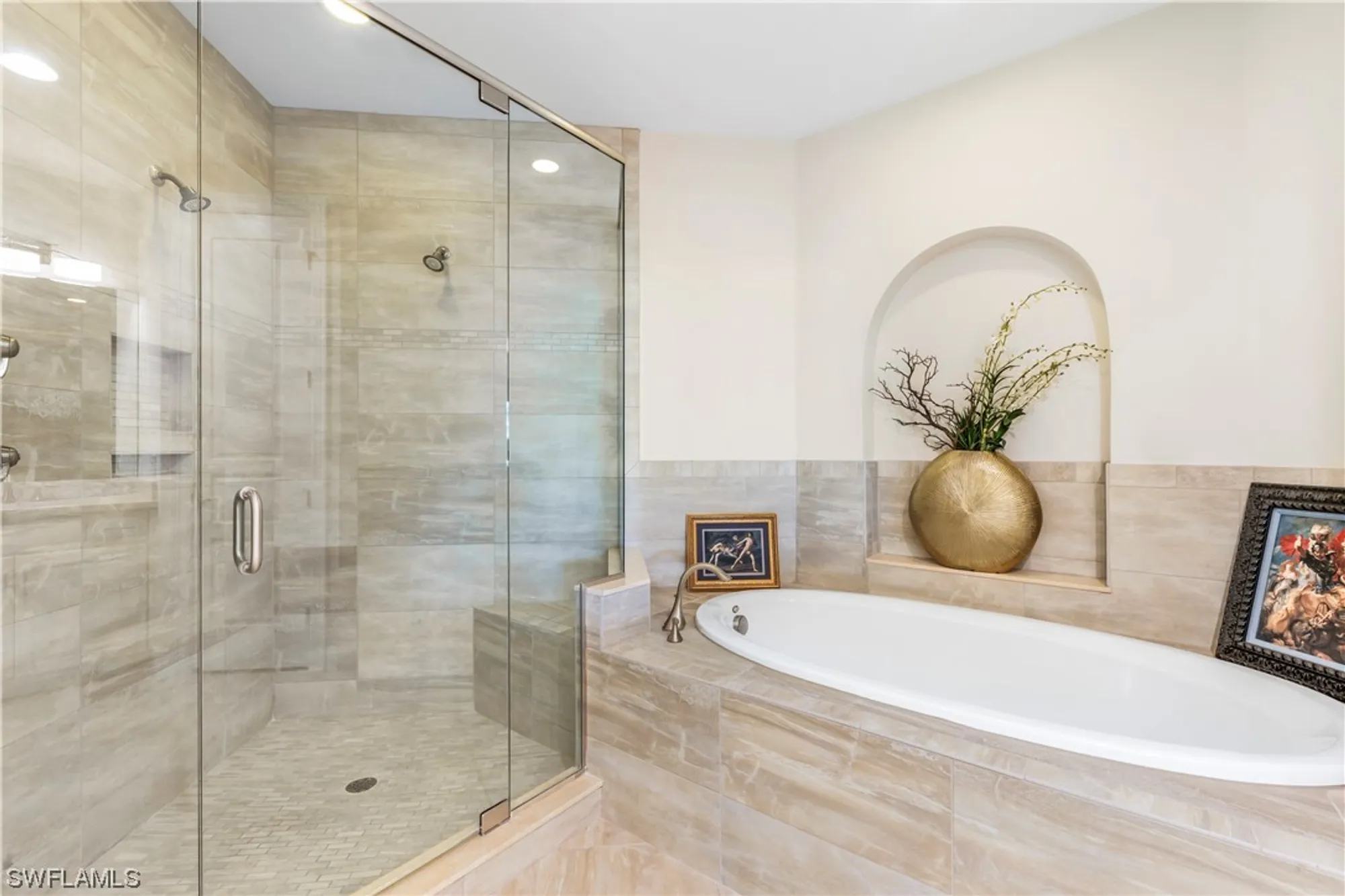 Property Slideshow image 19 of 50 | 4770 via del corso ln 201, Bonita Springs, FL, 34134