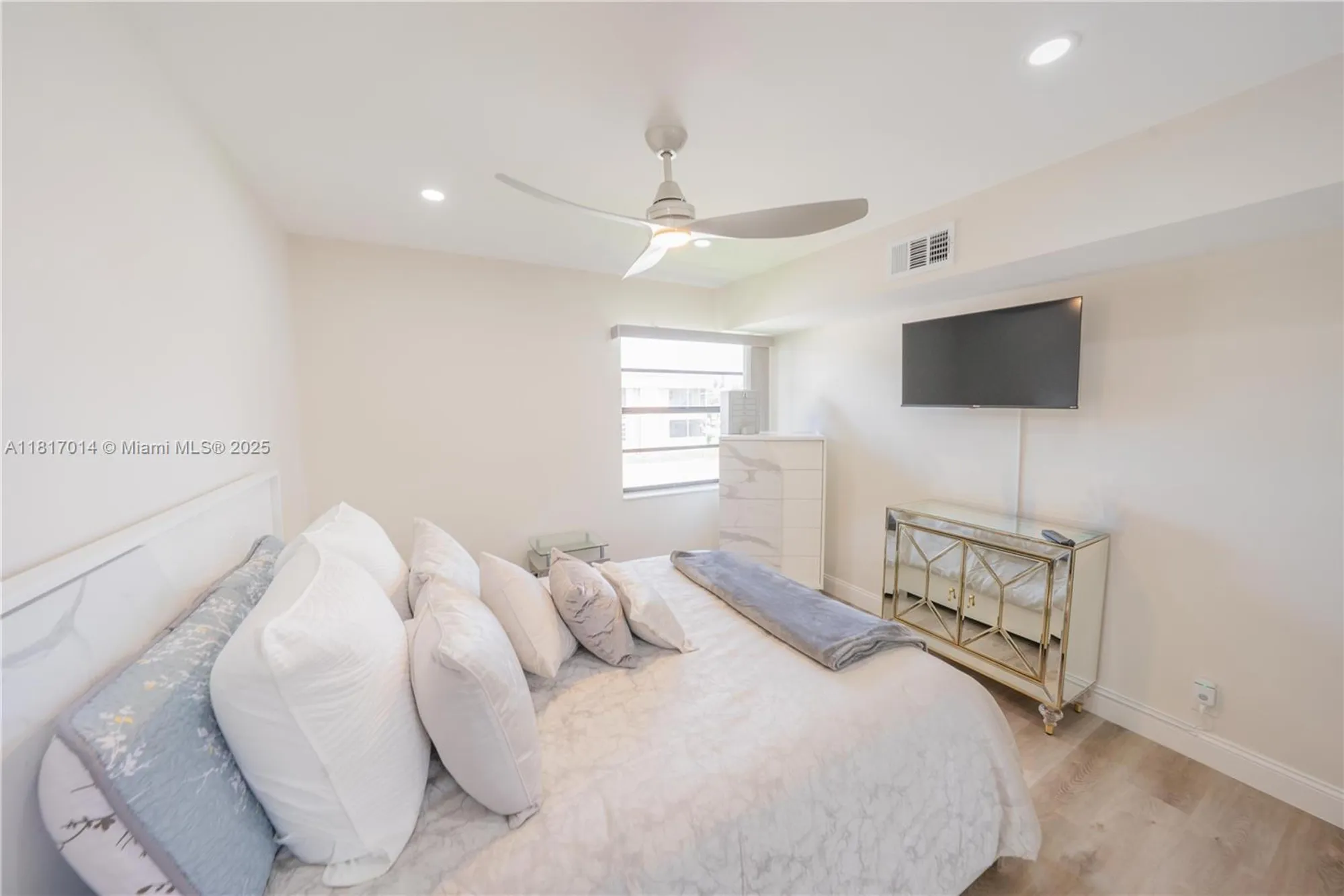 Property Slideshow image 13 of 38 | 126 piedmont c # 126, Delray Beach, FL, 33484