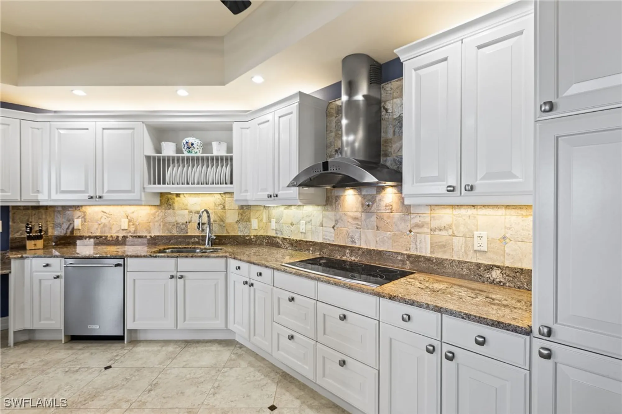 Property Slideshow image 14 of 50 | 14270 royal harbour ct unit 620, Fort Myers, FL, 33908