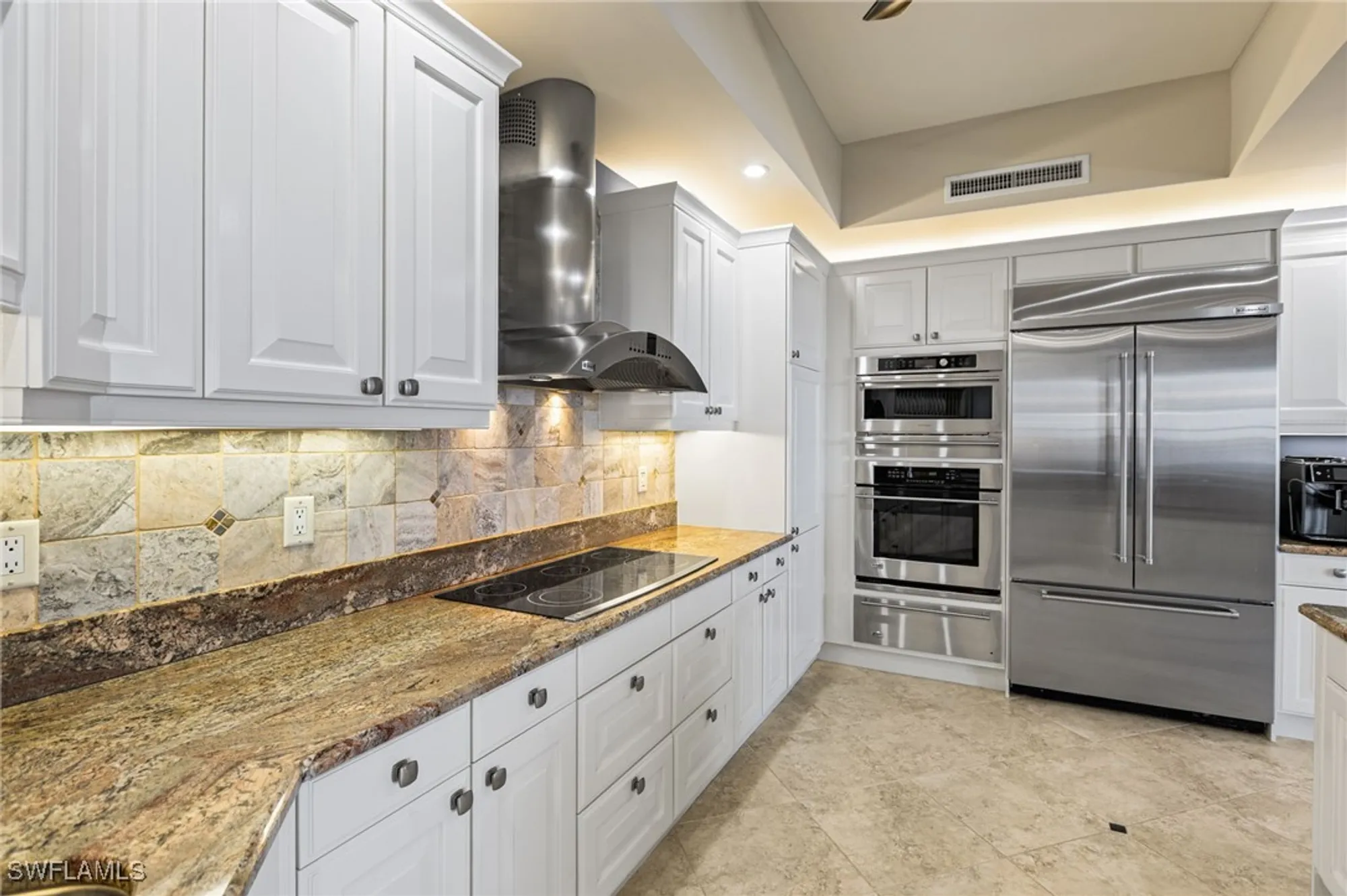 Property Slideshow image 15 of 50 | 14270 royal harbour ct unit 620, Fort Myers, FL, 33908