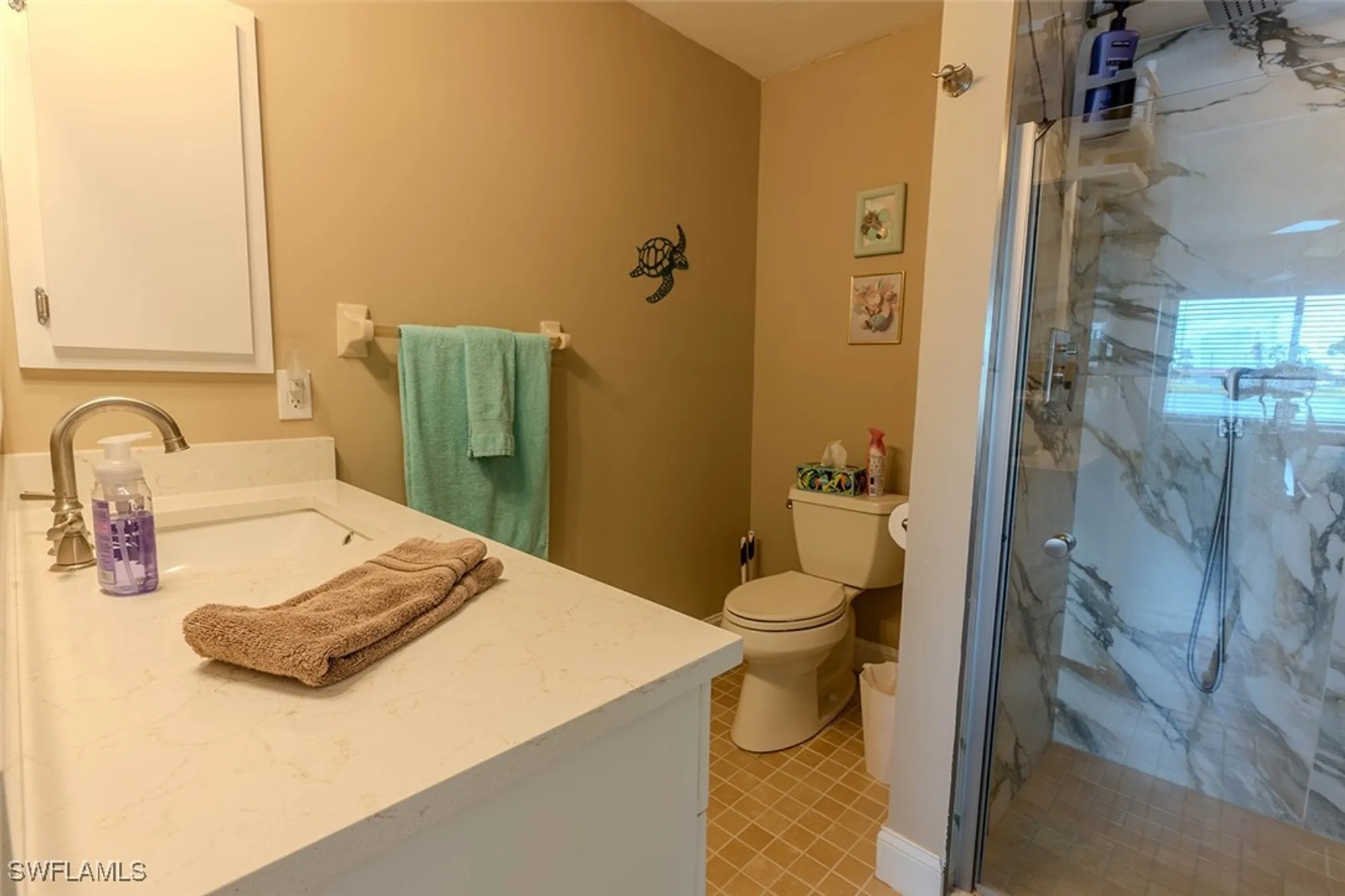 Property Slideshow image 17 of 33 | 11170 caravel cir 104, Fort Myers, FL, 33908