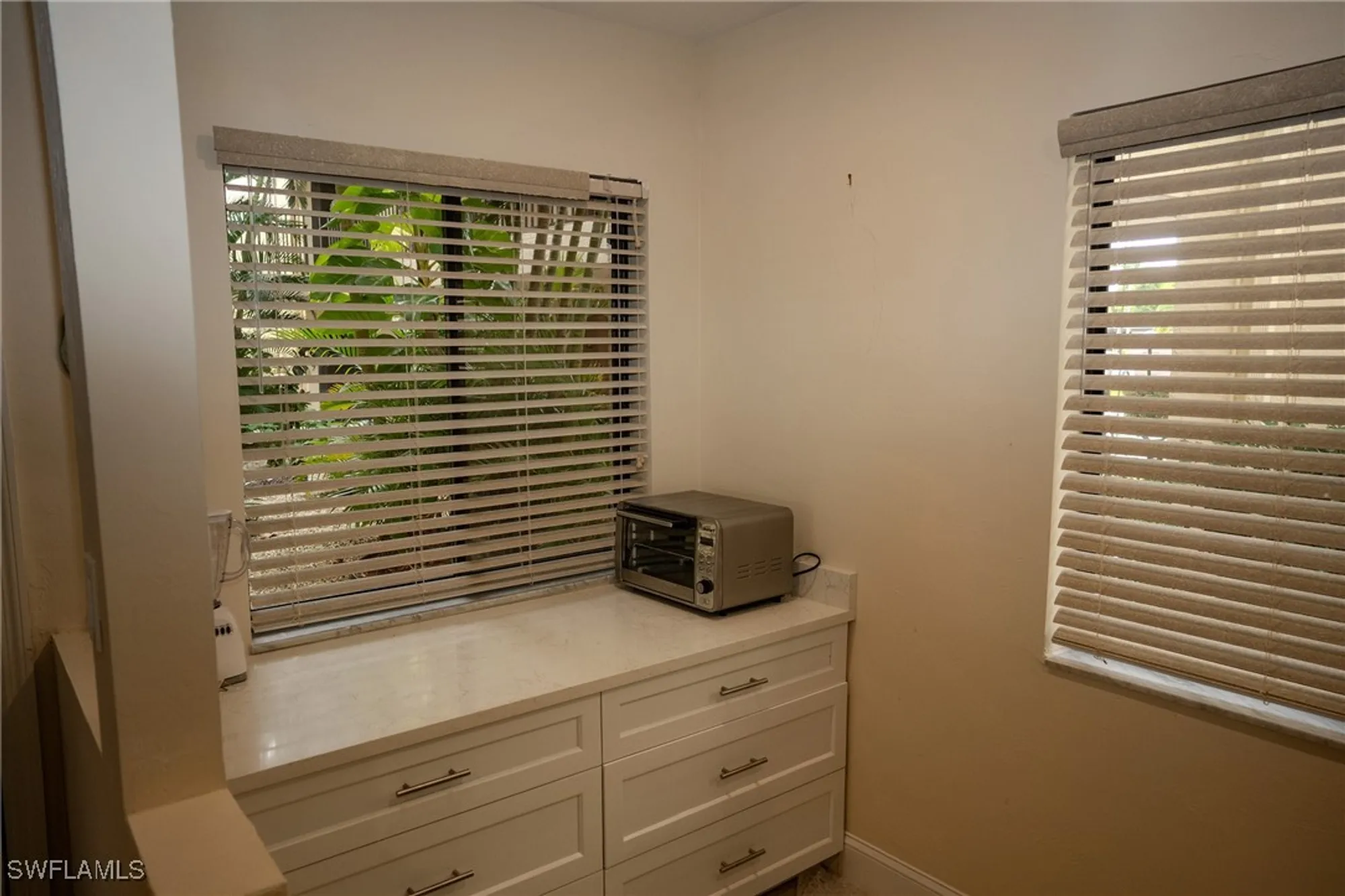 Property Slideshow image 12 of 33 | 11170 caravel cir 104, Fort Myers, FL, 33908