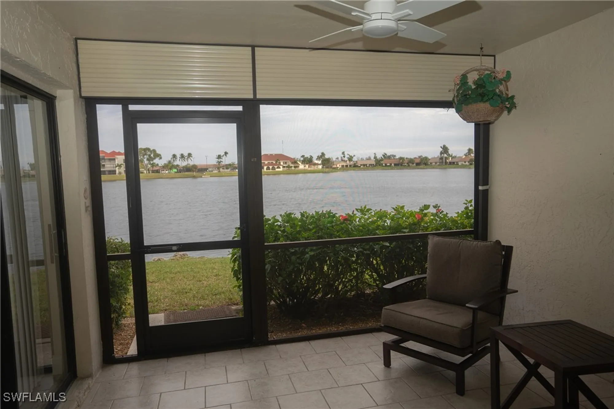 Property Slideshow image 25 of 33 | 11170 caravel cir 104, Fort Myers, FL, 33908