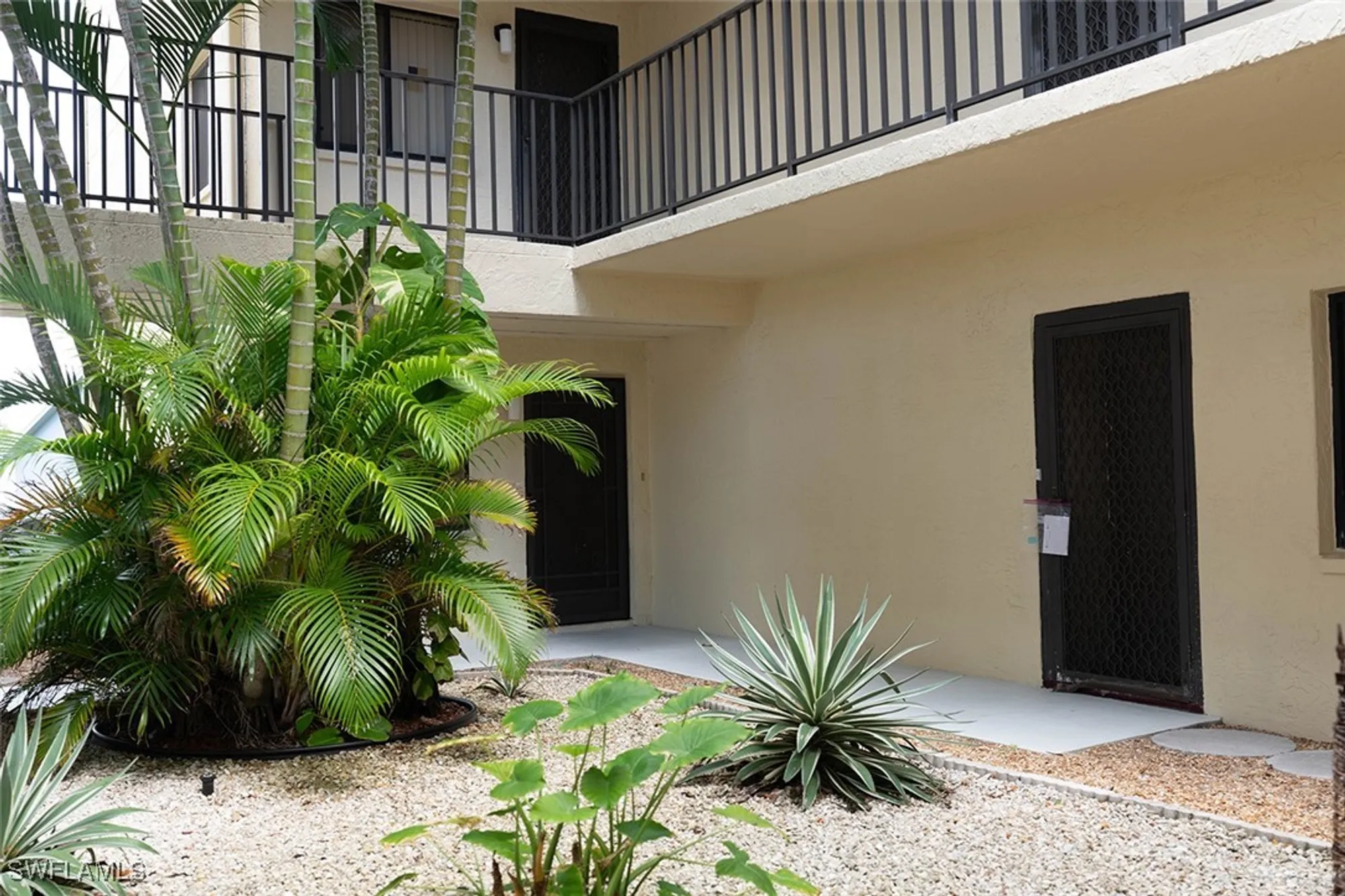 Property Slideshow image 26 of 33 | 11170 caravel cir 104, Fort Myers, FL, 33908