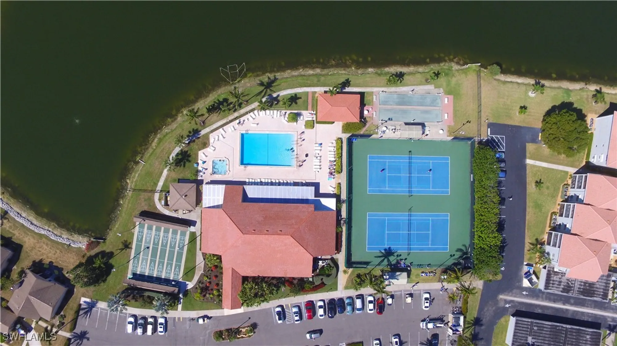 Property Slideshow image 2 of 33 | 11170 caravel cir 104, Fort Myers, FL, 33908