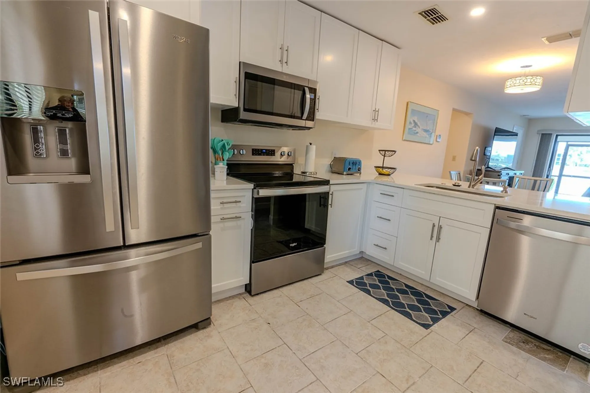 Property Slideshow image 8 of 33 | 11170 caravel cir 104, Fort Myers, FL, 33908