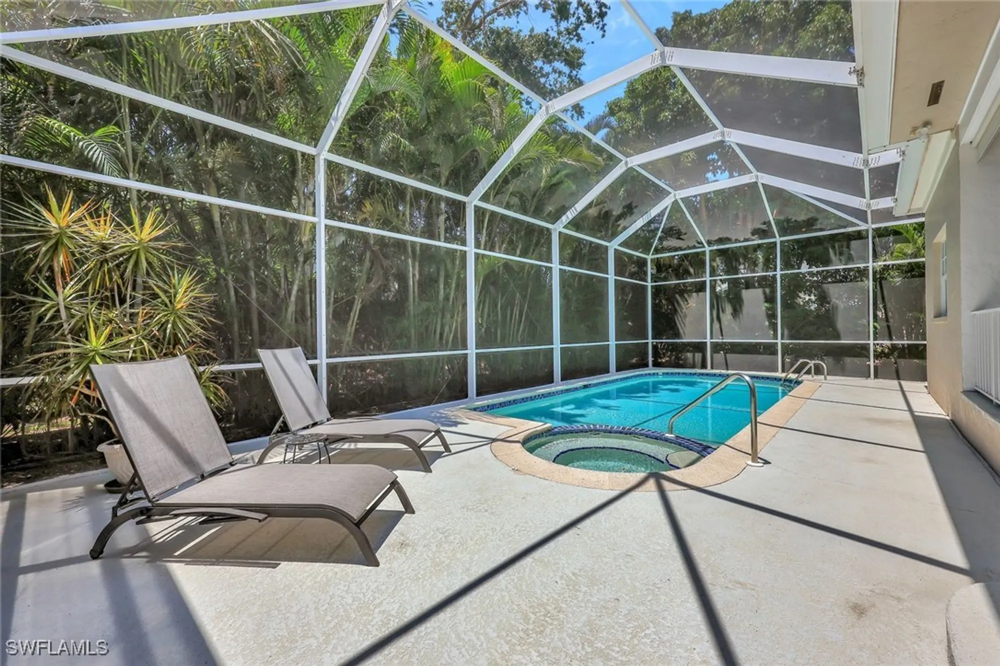 Property Slideshow image 22 of 28 | 5929 chanteclair dr # 8, Naples, FL, 34108
