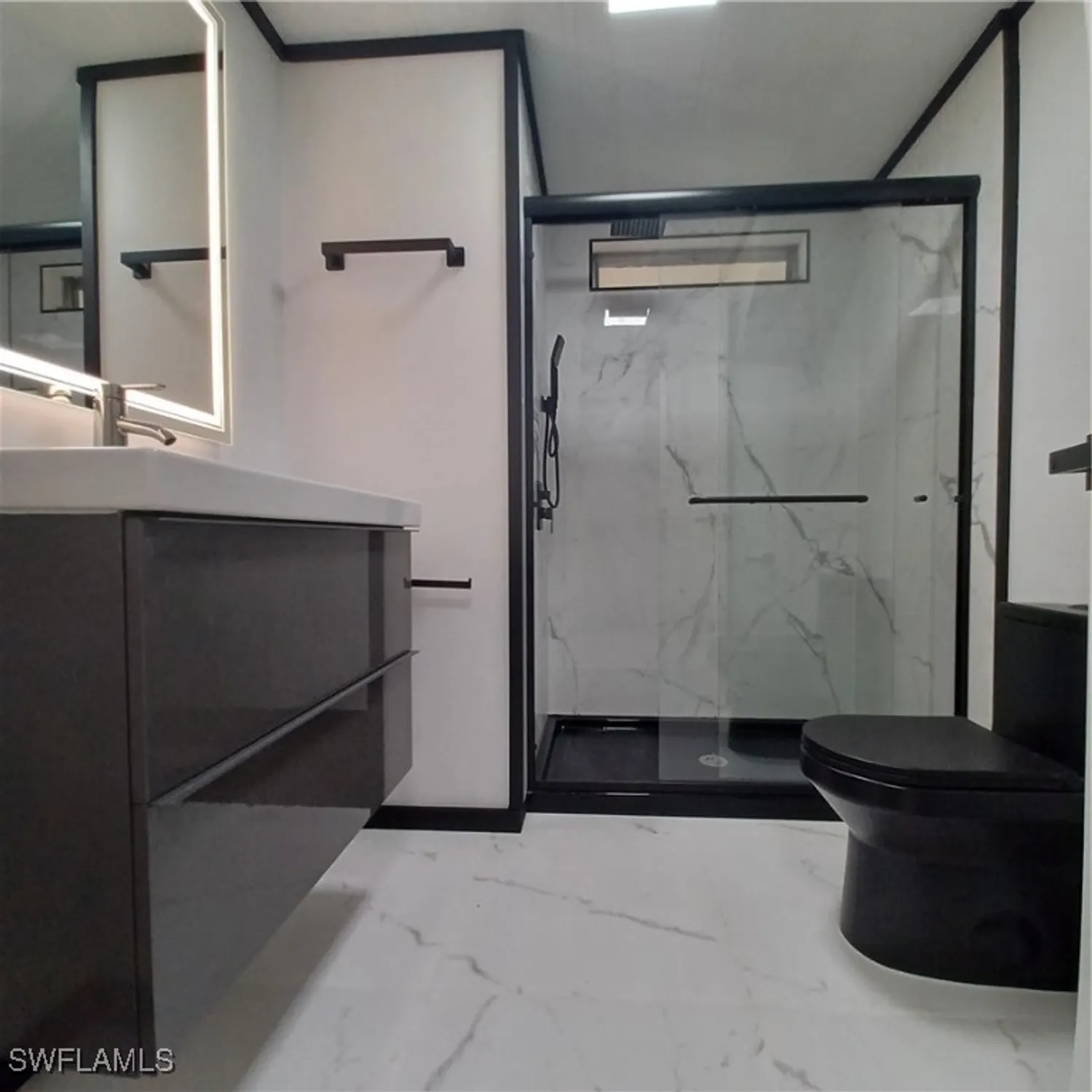 Property Slideshow image 5 of 38 | 5502 ben franklin ln, North Fort Myers, FL, 33917