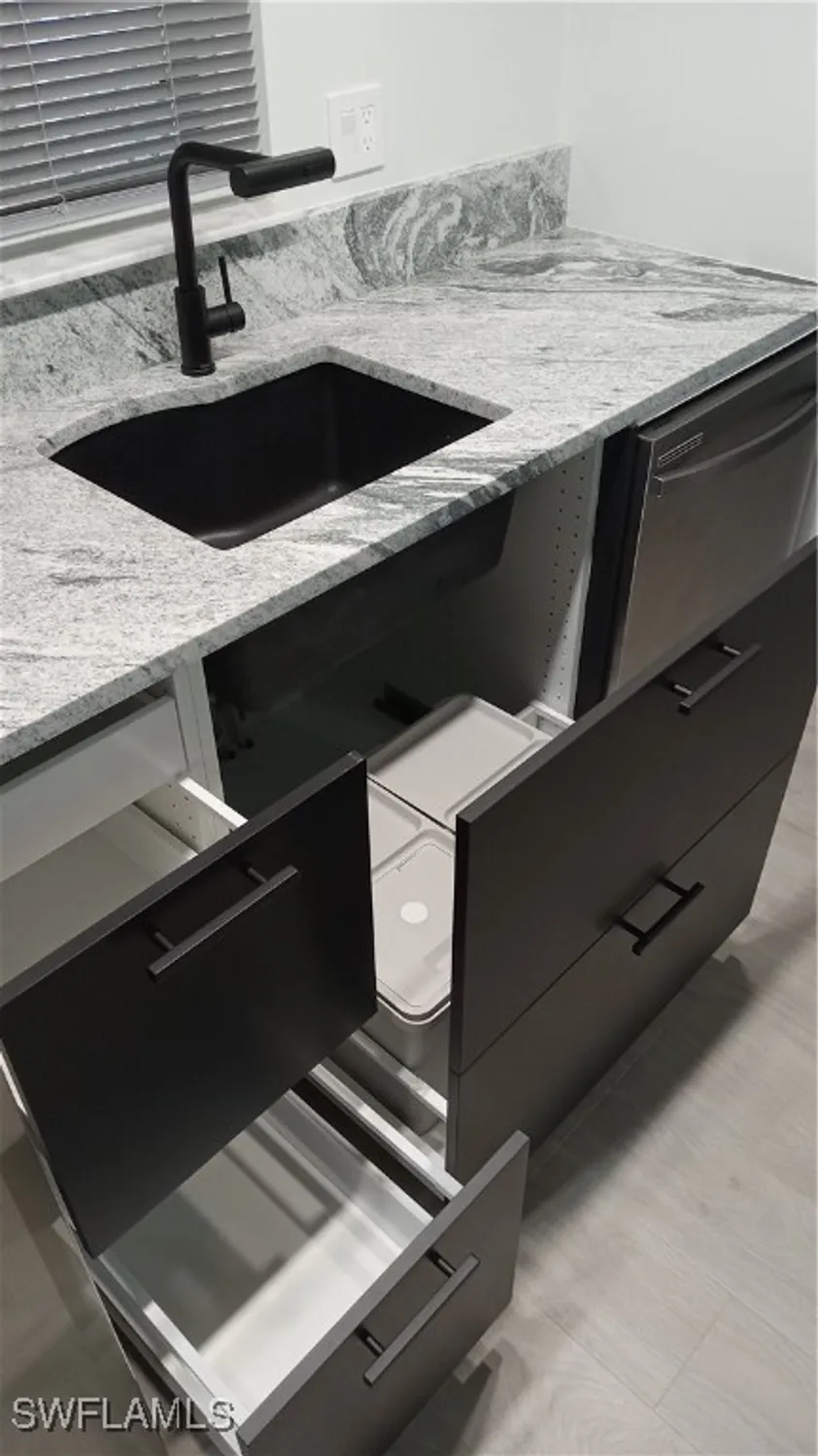 Property Slideshow image 9 of 38 | 5502 ben franklin ln, North Fort Myers, FL, 33917