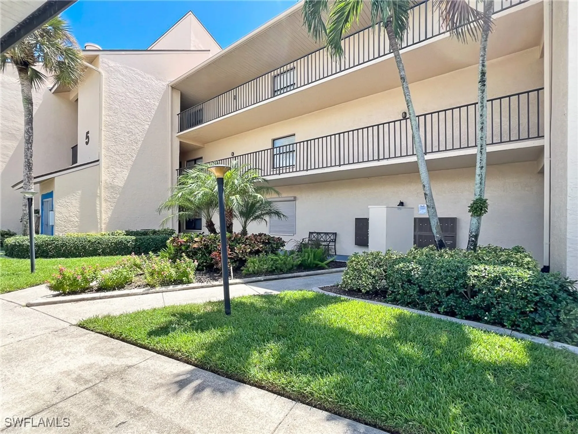 Property Slideshow image 1 of 32 | 13276 white marsh ln 3524, Fort Myers, FL, 33912