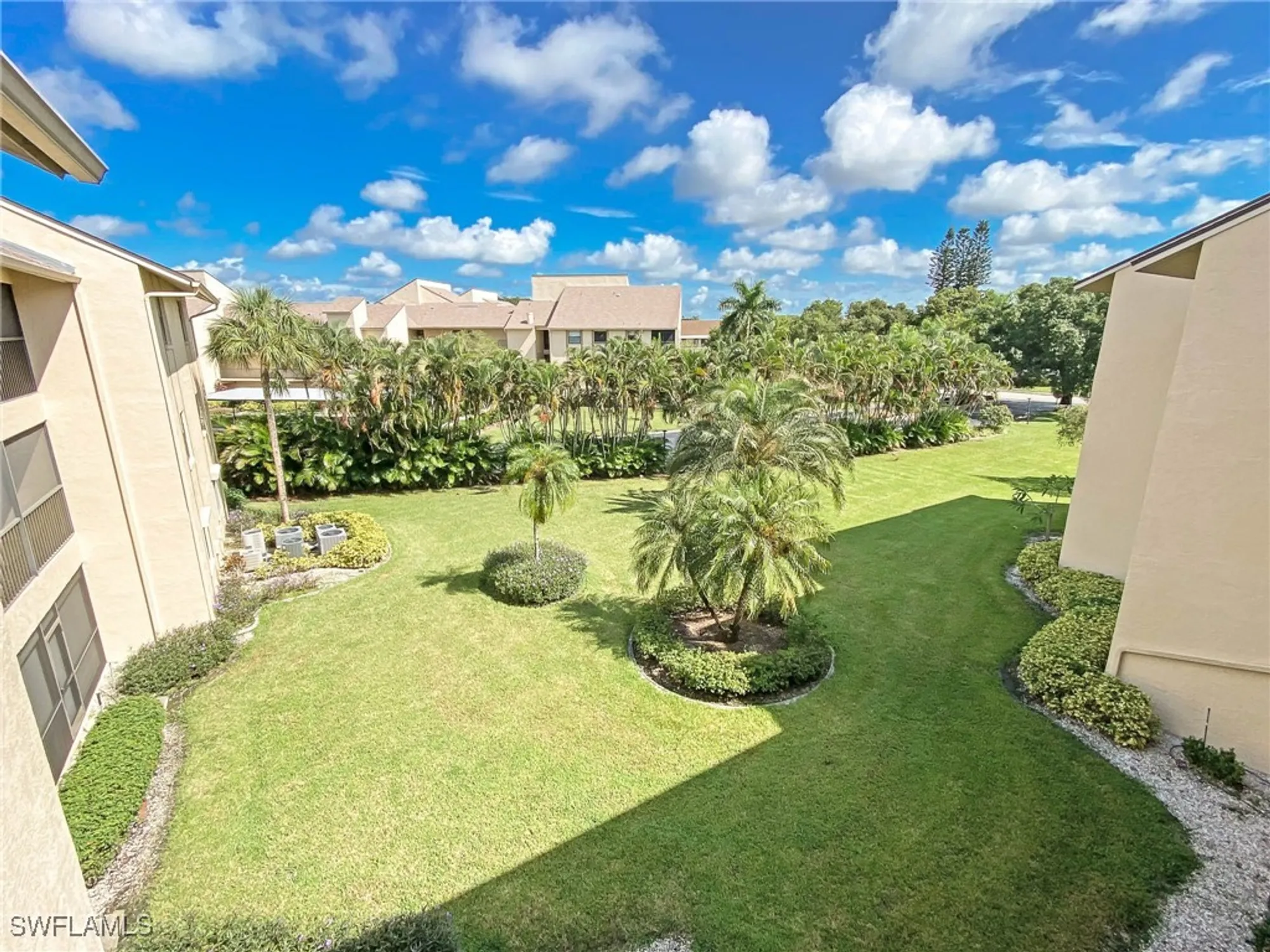 Property Slideshow image 23 of 32 | 13276 white marsh ln 3524, Fort Myers, FL, 33912