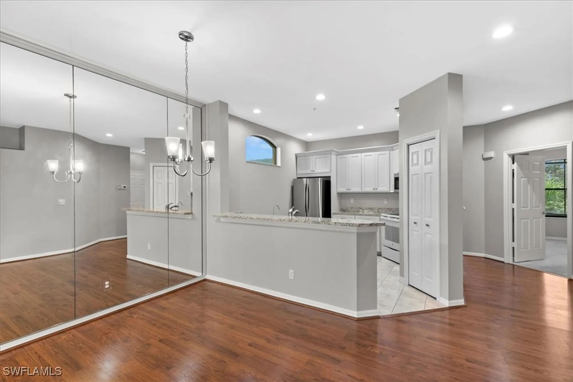 Property Slideshow image 7 of 20 | 195 vintage cir e304, Naples, FL, 34119