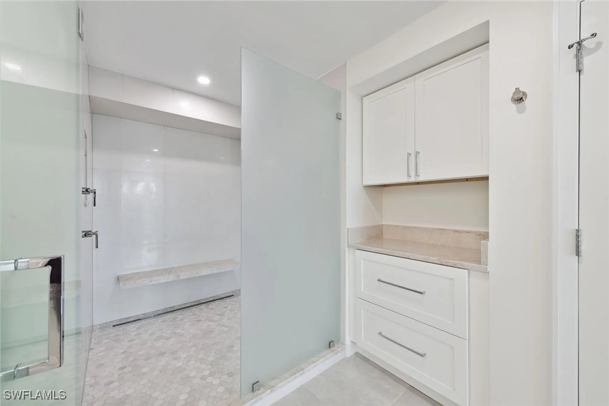 Property Slideshow image 16 of 41 | 2318 gulf shore blvd n # 510, Naples, FL, 34103