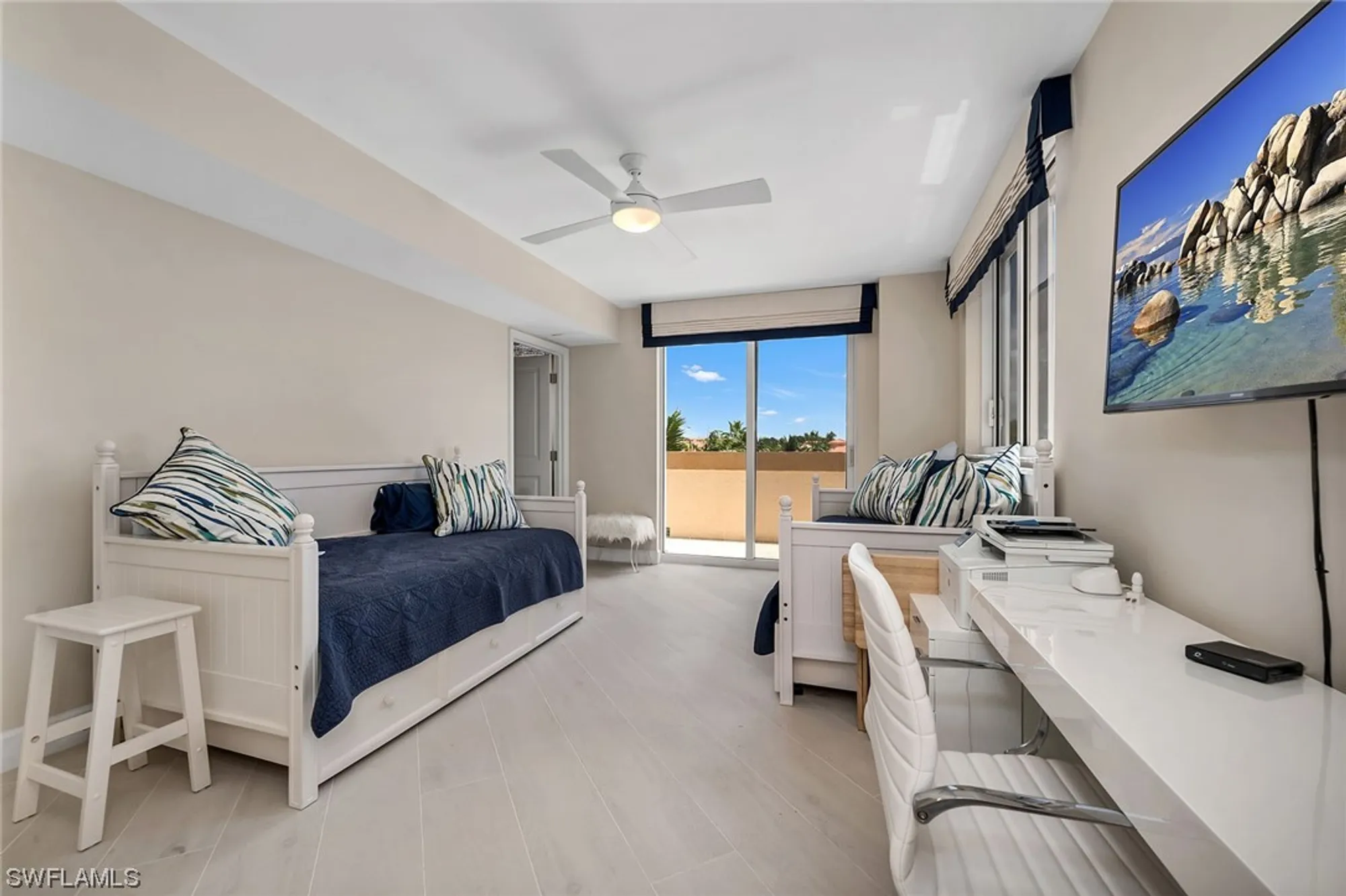 Property Slideshow image 10 of 28 | 6597 nicholas blvd apt 401, Naples, FL, 34108