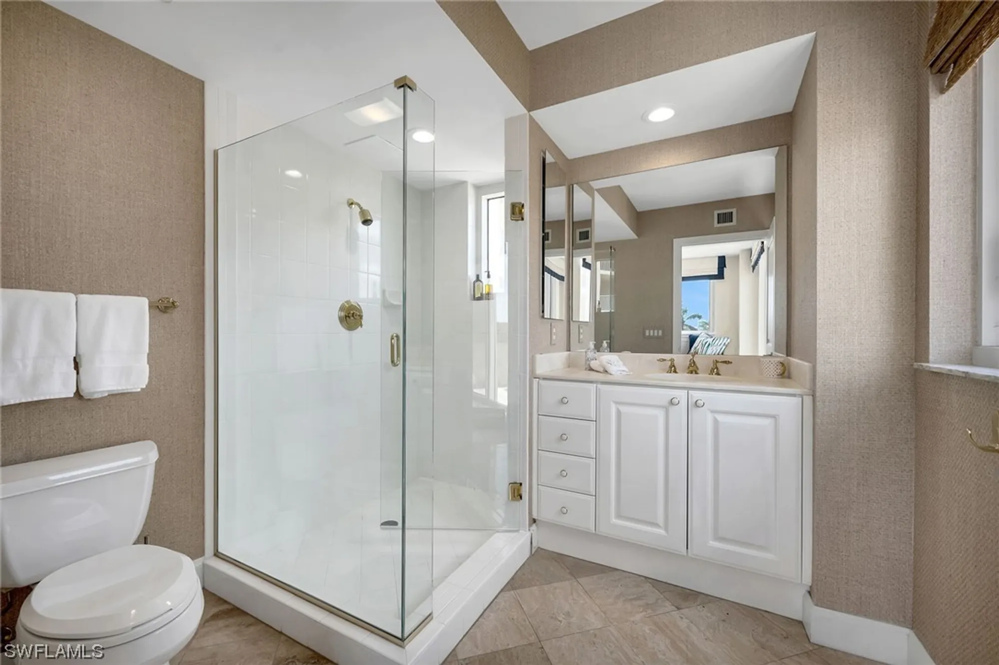 Property Slideshow image 11 of 28 | 6597 nicholas blvd apt 401, Naples, FL, 34108
