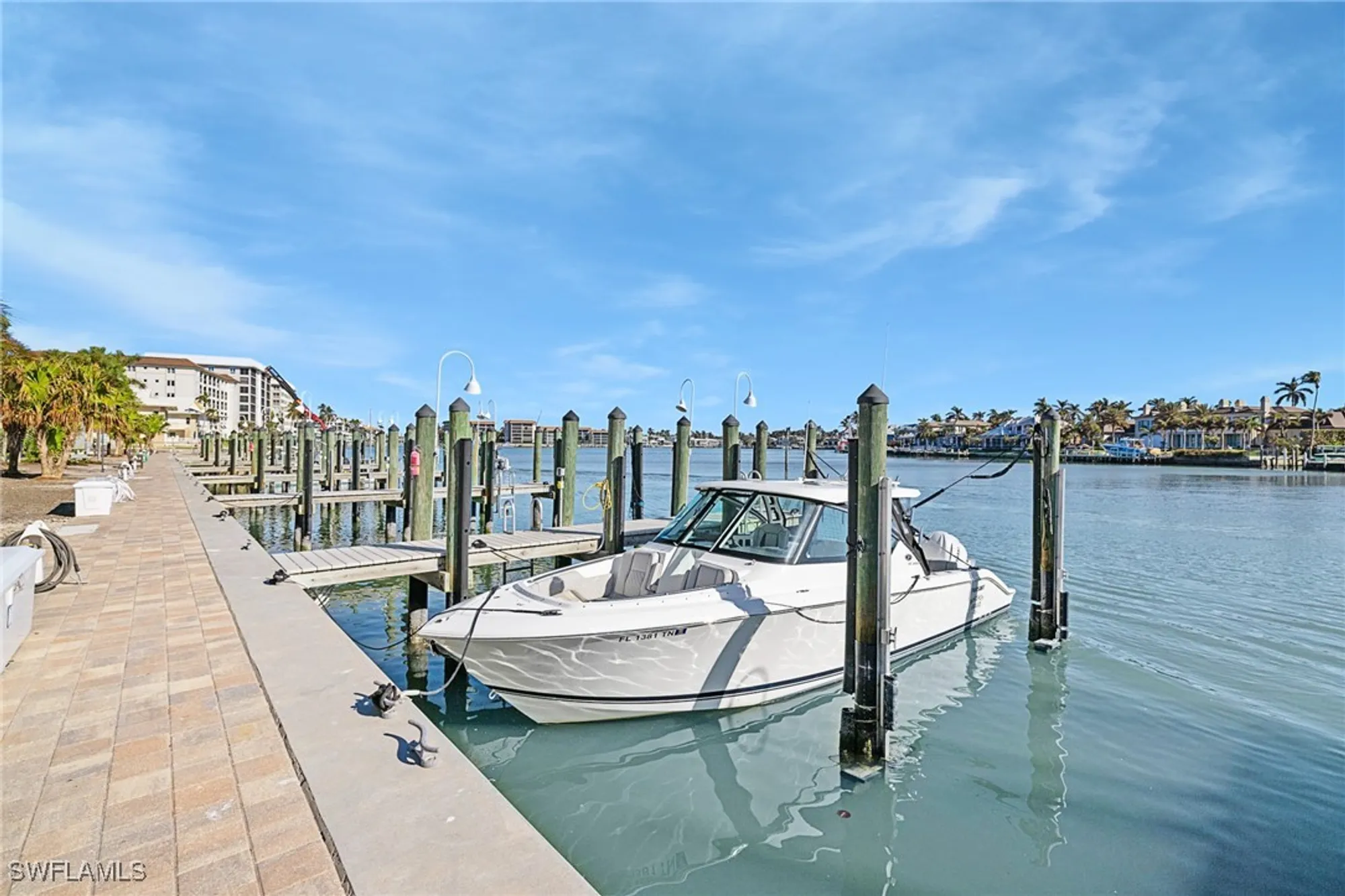 Property Slideshow image 16 of 27 | 2400 gulf shore blvd n ph 4, Naples, FL, 34103