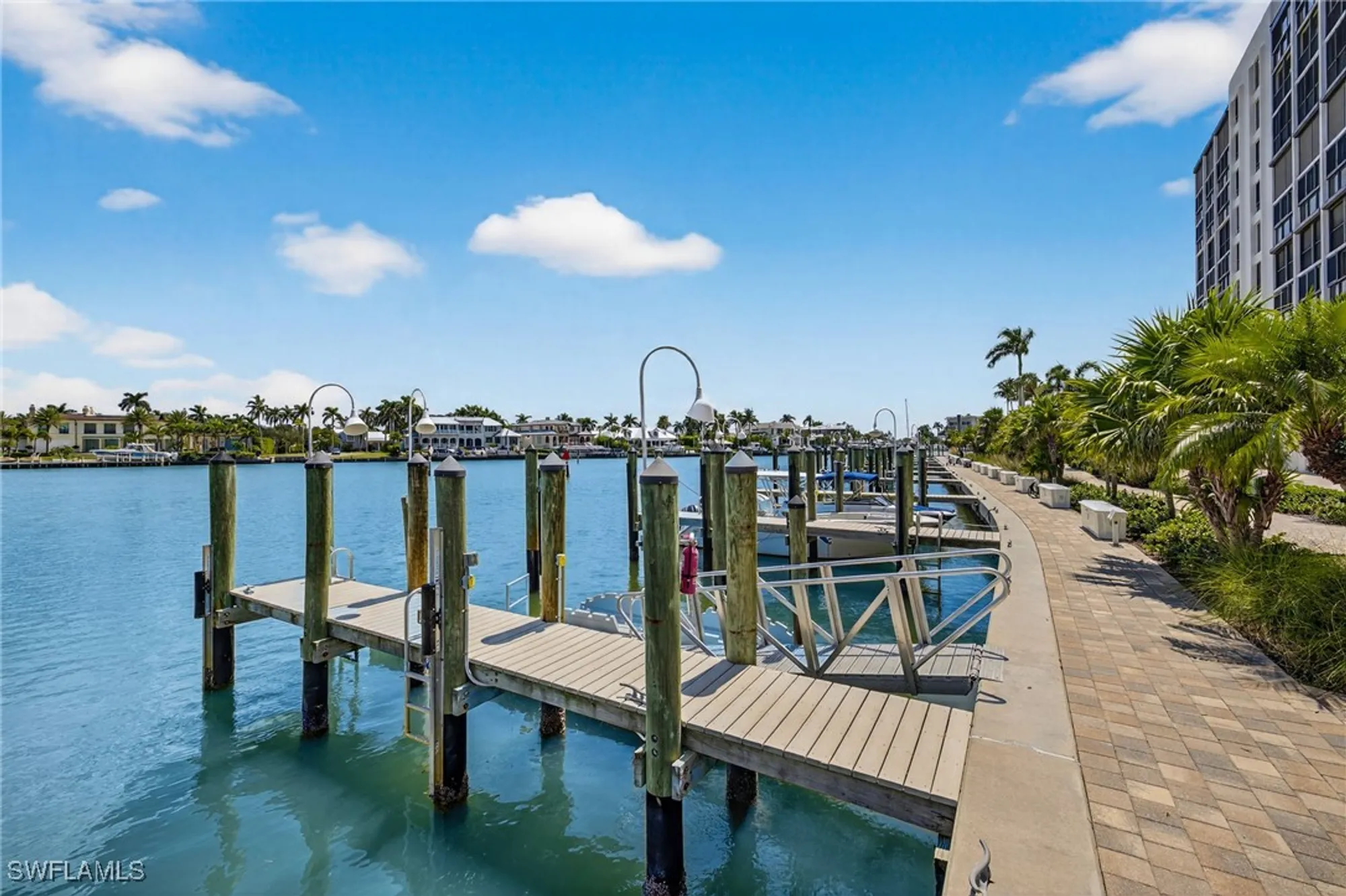 Property Slideshow image 17 of 27 | 2400 gulf shore blvd n ph 4, Naples, FL, 34103