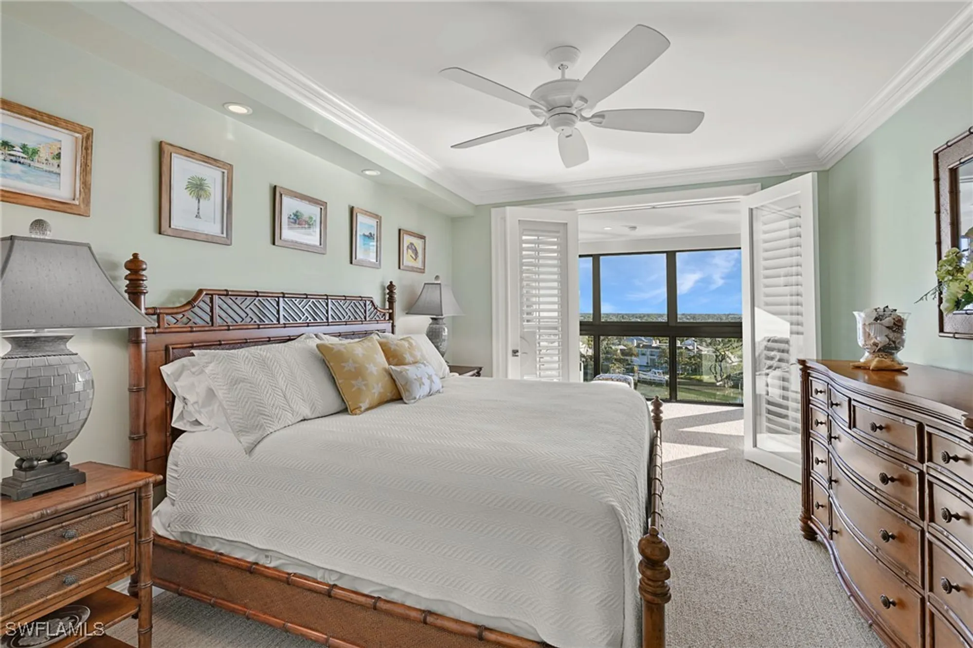 Property Slideshow image 10 of 27 | 2400 gulf shore blvd n ph 4, Naples, FL, 34103