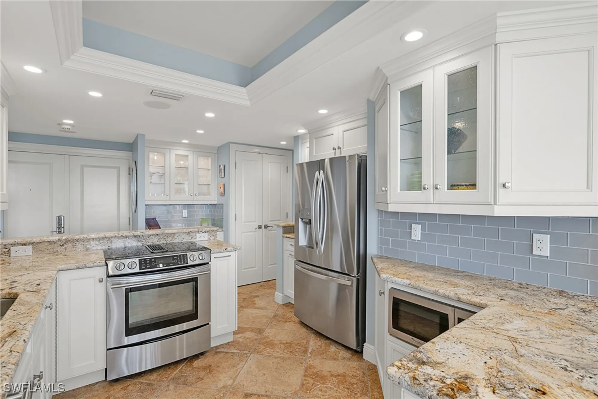 Property Slideshow image 7 of 27 | 2400 gulf shore blvd n ph 4, Naples, FL, 34103
