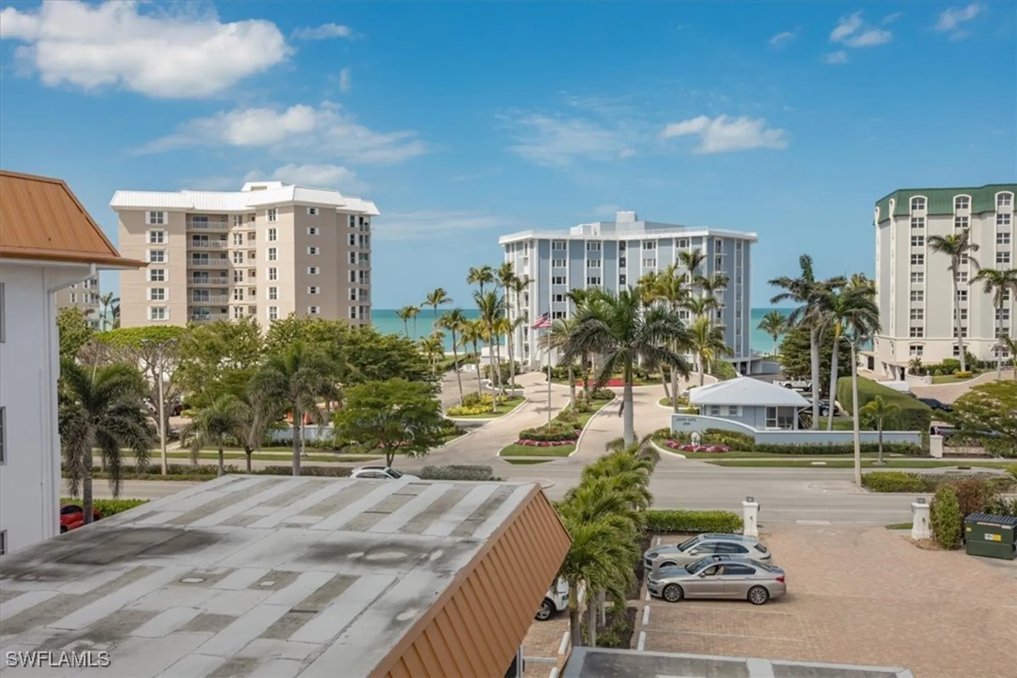 Property Slideshow image 18 of 23 | 2900 gulf shore blvd 406, Naples, FL, 34103