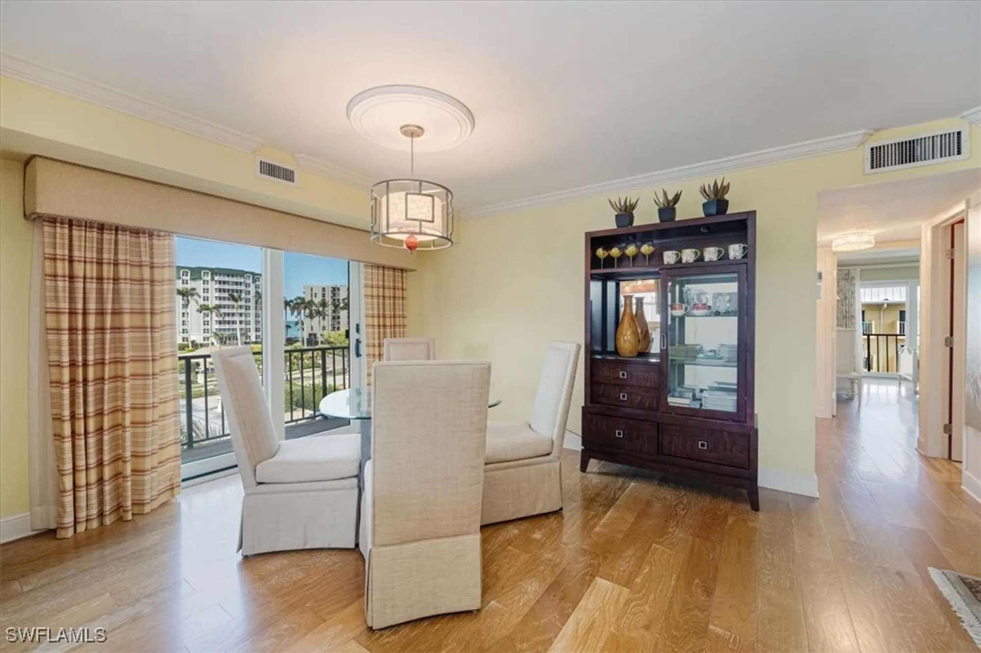 Property Slideshow image 5 of 23 | 2900 gulf shore blvd 406, Naples, FL, 34103