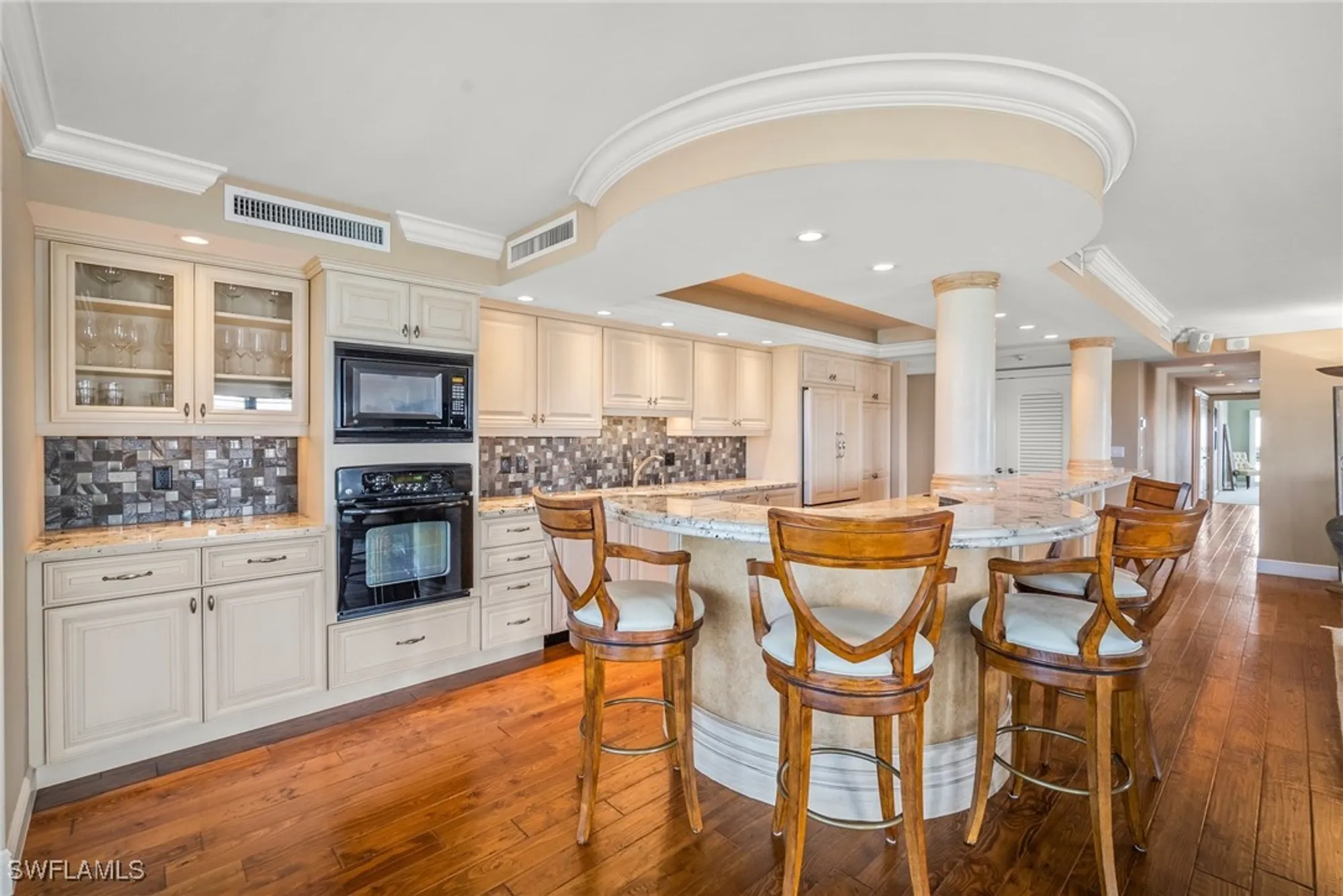 Property Slideshow image 24 of 37 | 2650 gulf shore blvd 701, Naples, FL, 34103