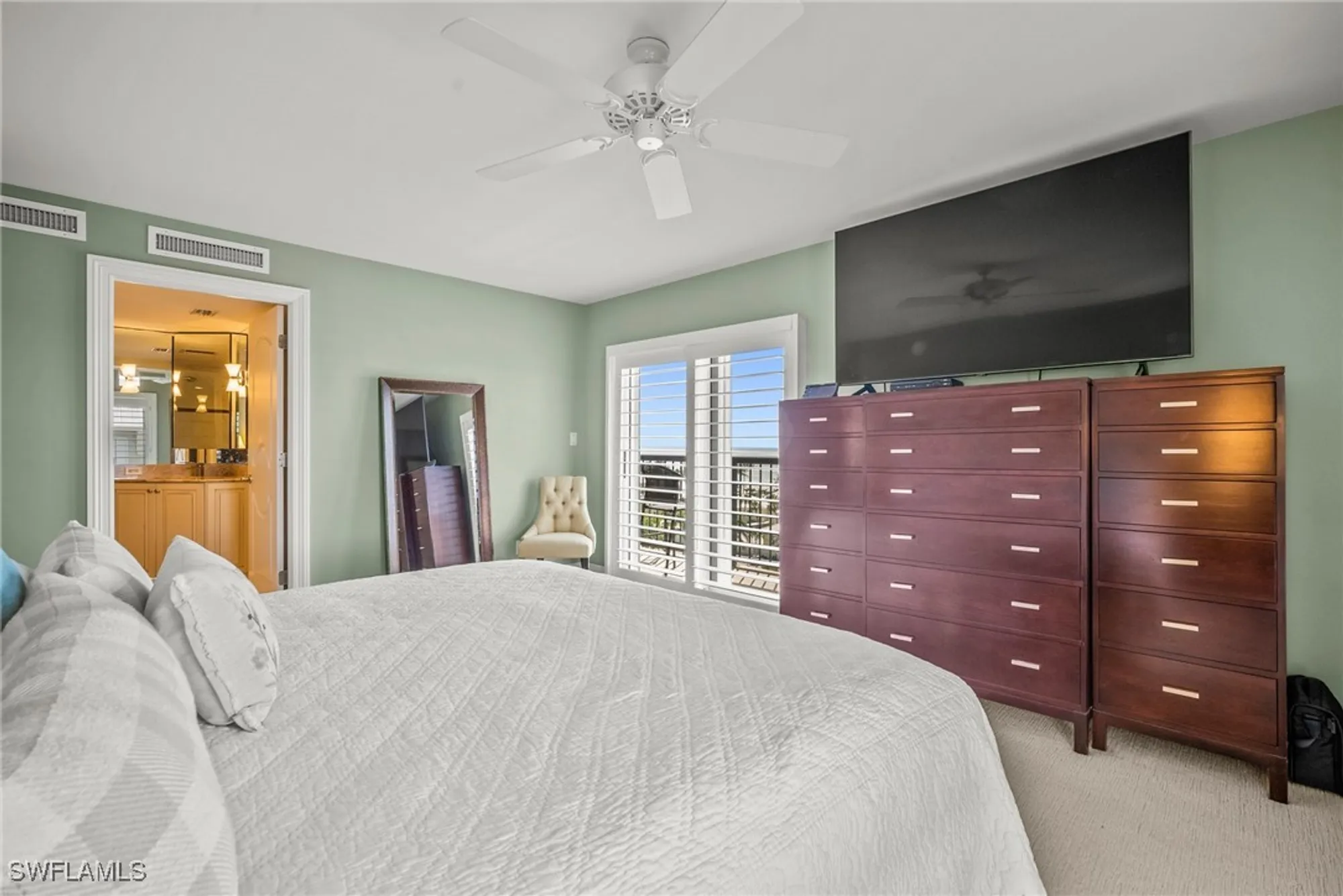 Property Slideshow image 25 of 37 | 2650 gulf shore blvd 701, Naples, FL, 34103