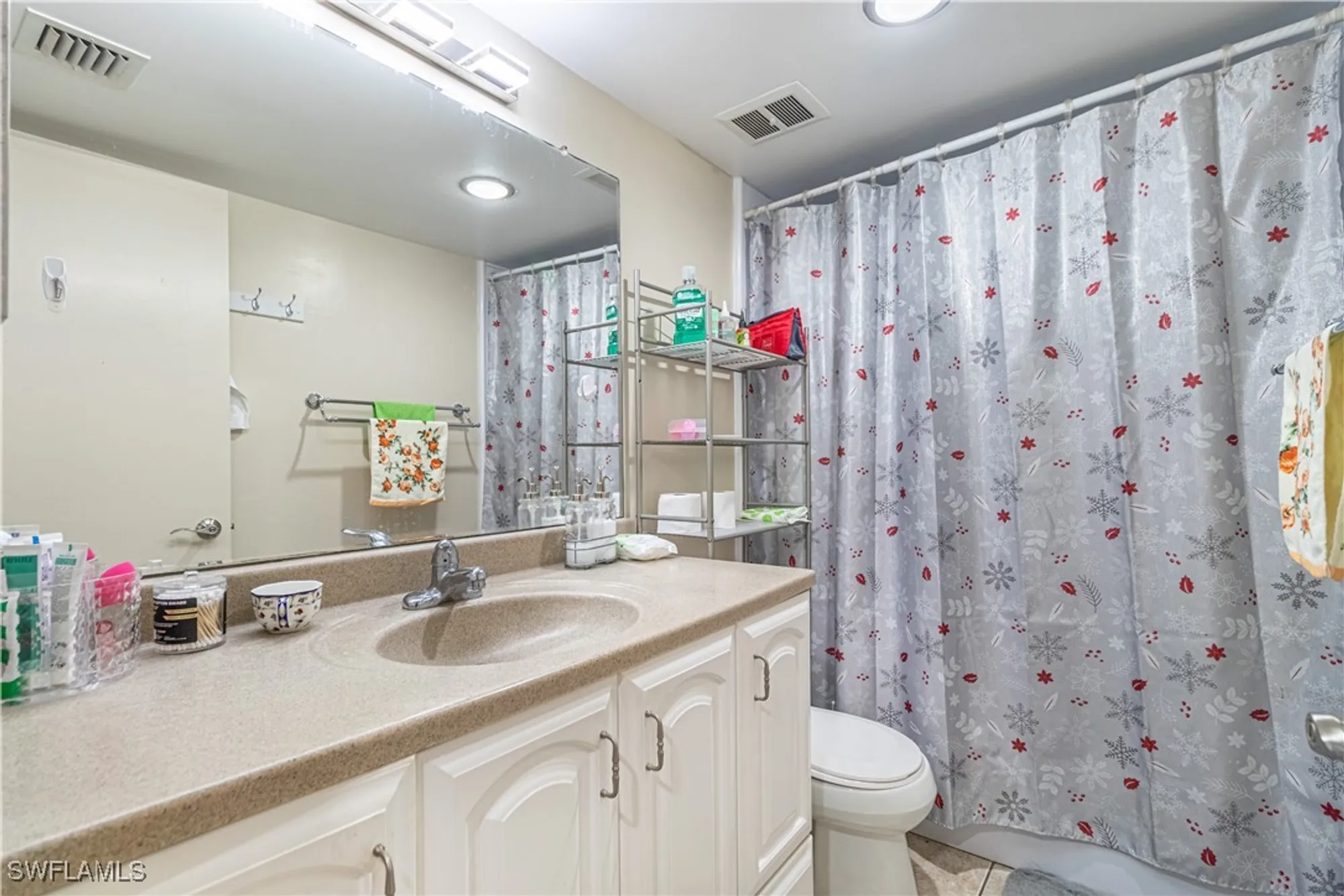 Property Slideshow image 9 of 31 | 1828 pine valley dr apt 309, Fort Myers, FL, 33907