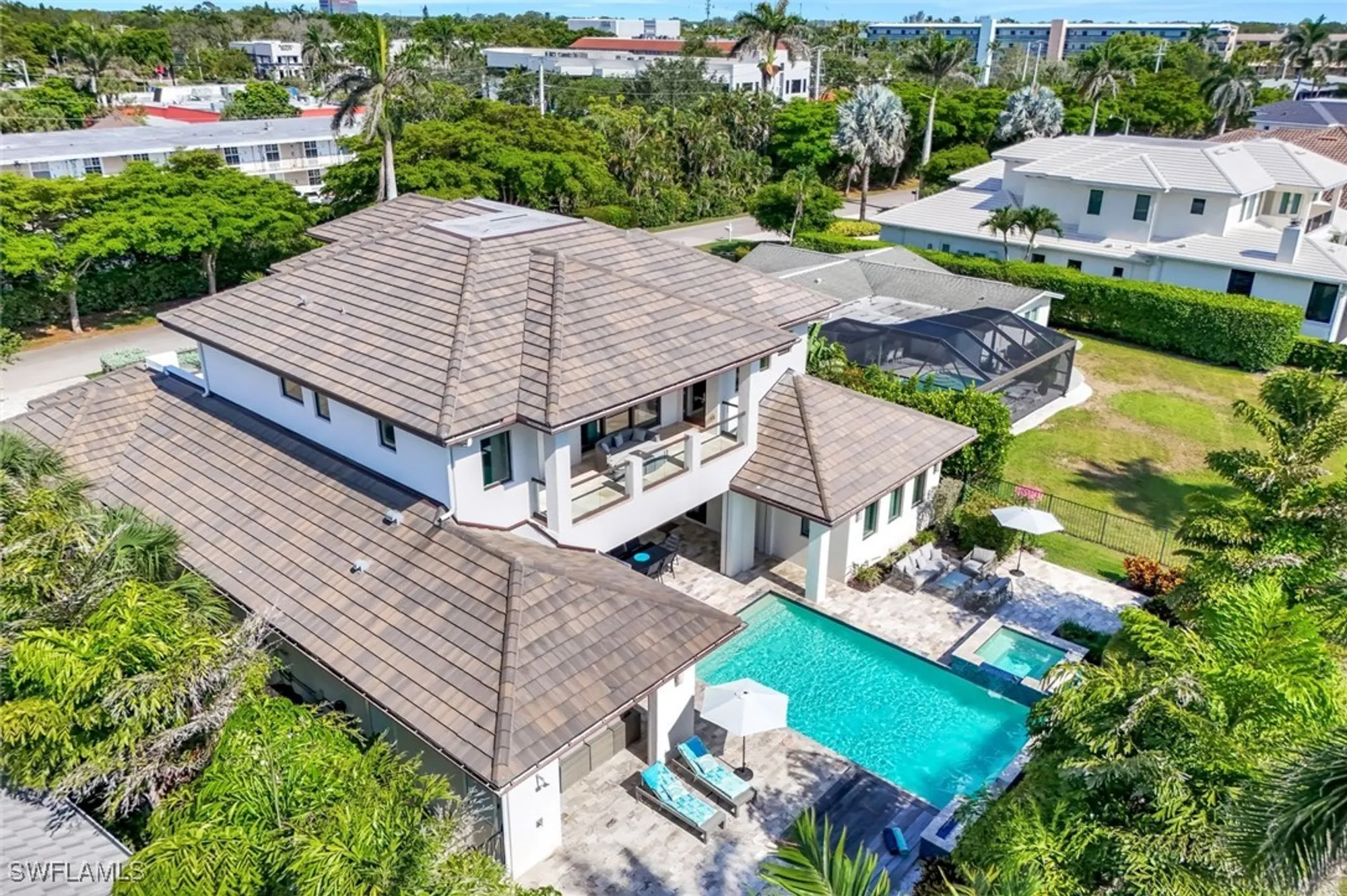 Property Slideshow image 6 of 49 | 875 wedge dr, Naples, FL, 34103