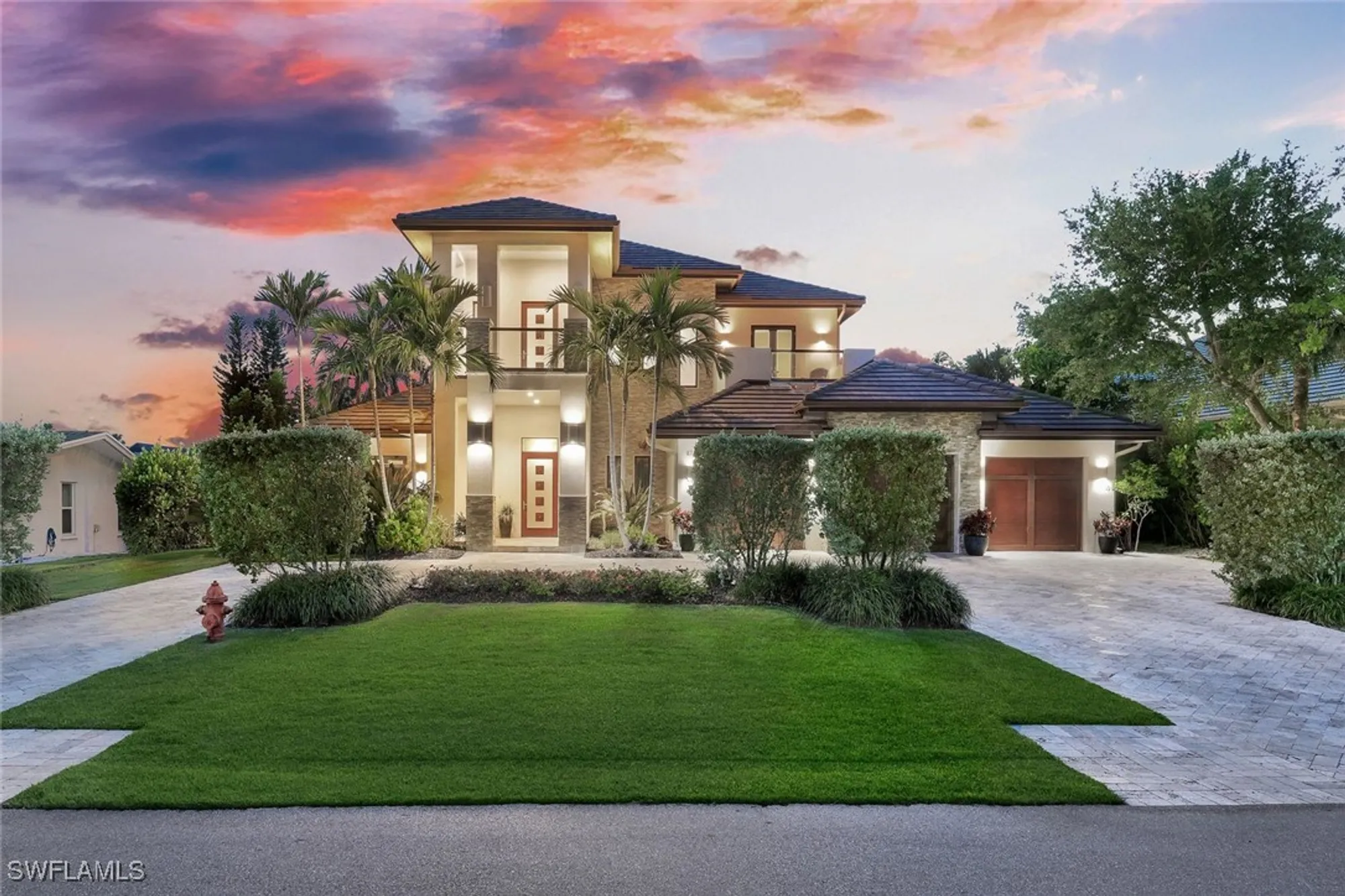 Property Slideshow image 8 of 49 | 875 wedge dr, Naples, FL, 34103