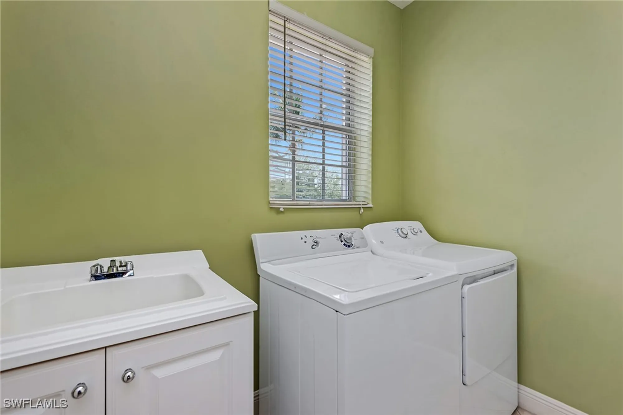 Property Slideshow image 24 of 49 | 9267 museo cir 202, Naples, FL, 34114