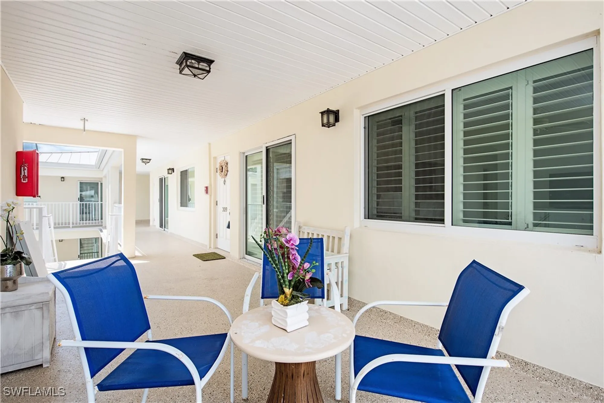 Property Slideshow image 14 of 16 | 1950 gulf shore blvd 309, Naples, FL, 34102