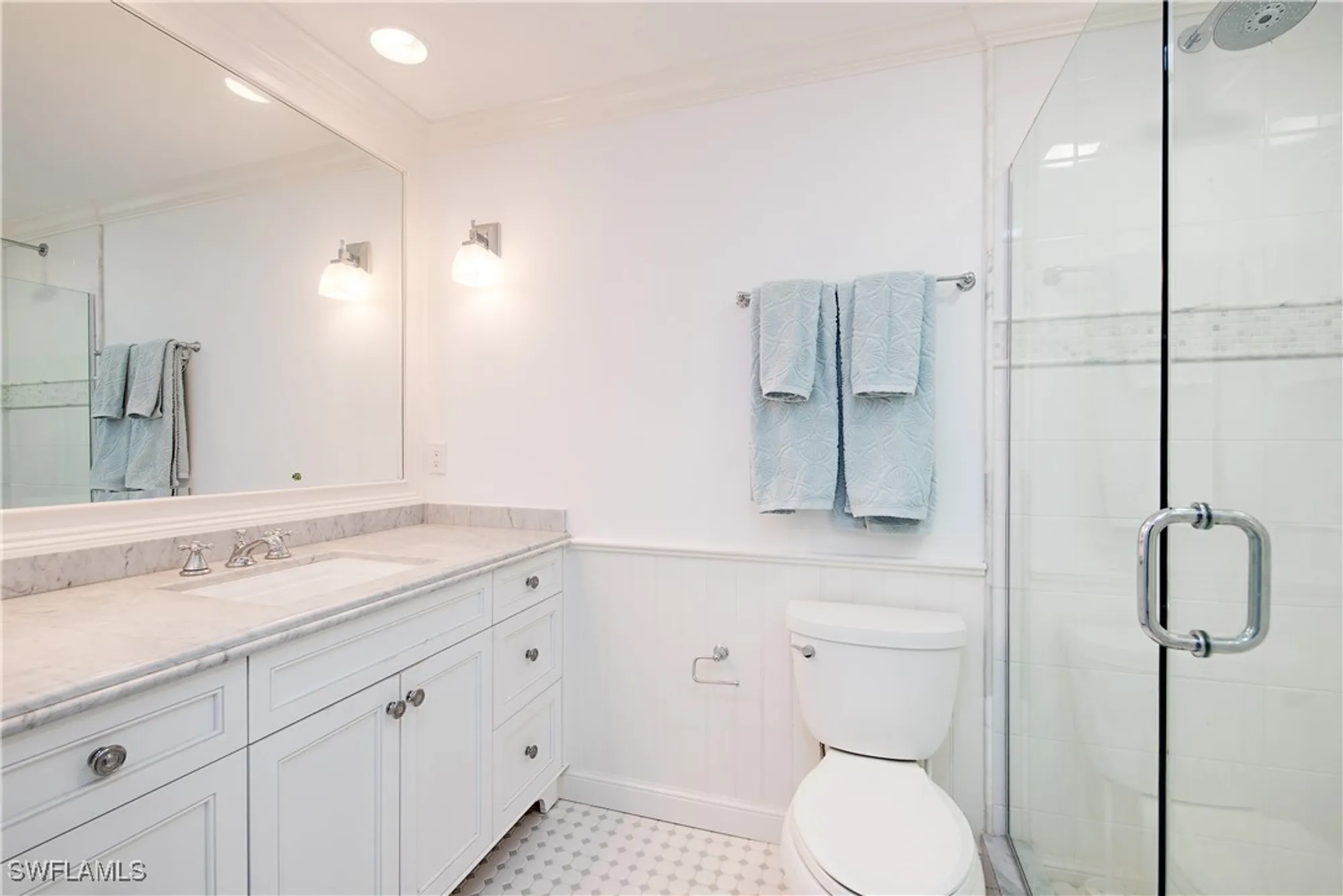 Property Slideshow image 13 of 16 | 1950 gulf shore blvd 309, Naples, FL, 34102