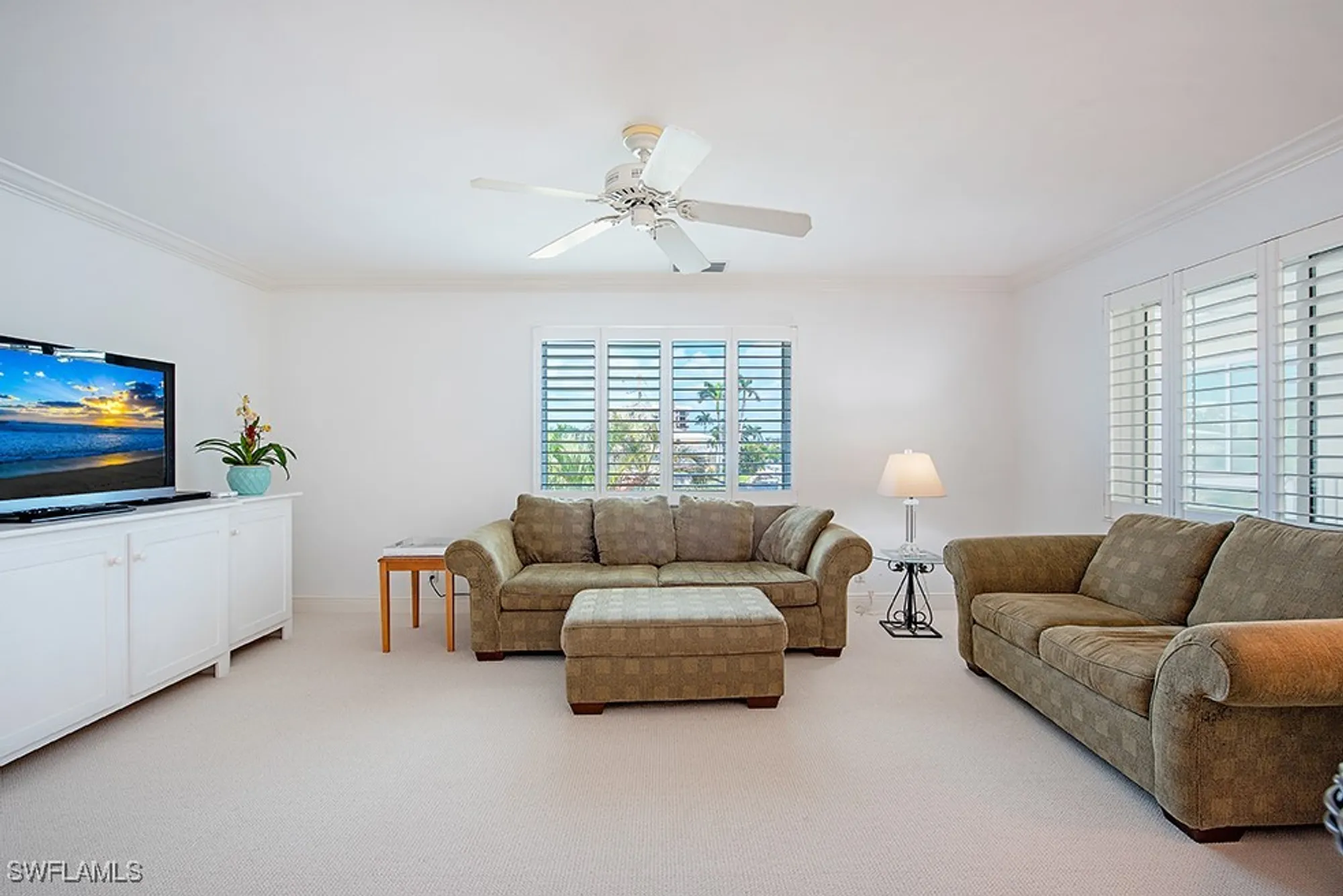 Property Slideshow image 5 of 16 | 1950 gulf shore blvd 309, Naples, FL, 34102