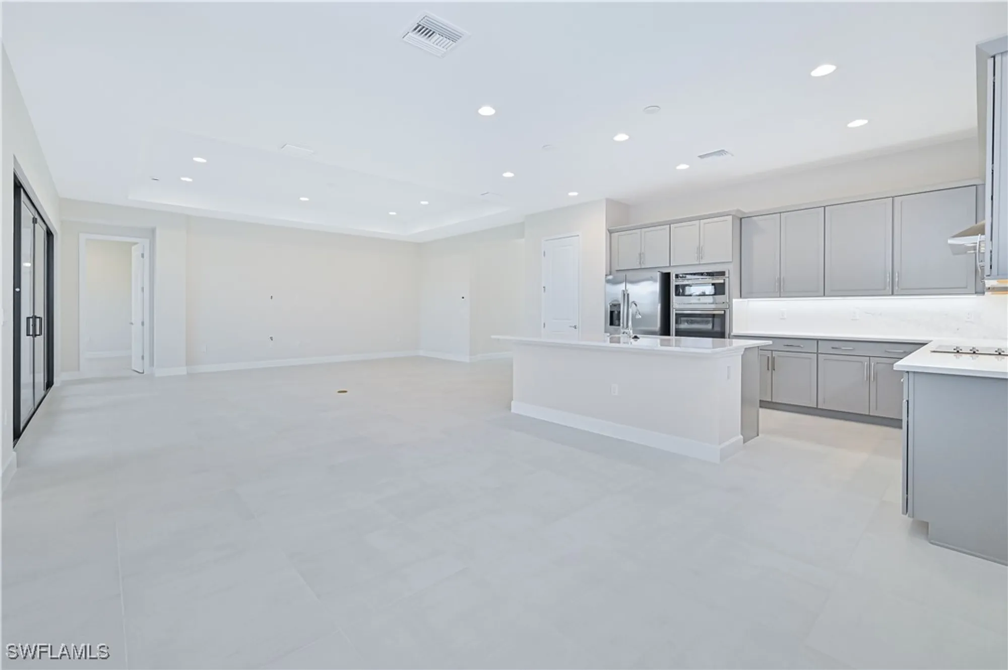 Property Slideshow image 14 of 50 | 14343 hogarth pl, Fort Myers, FL, 33905