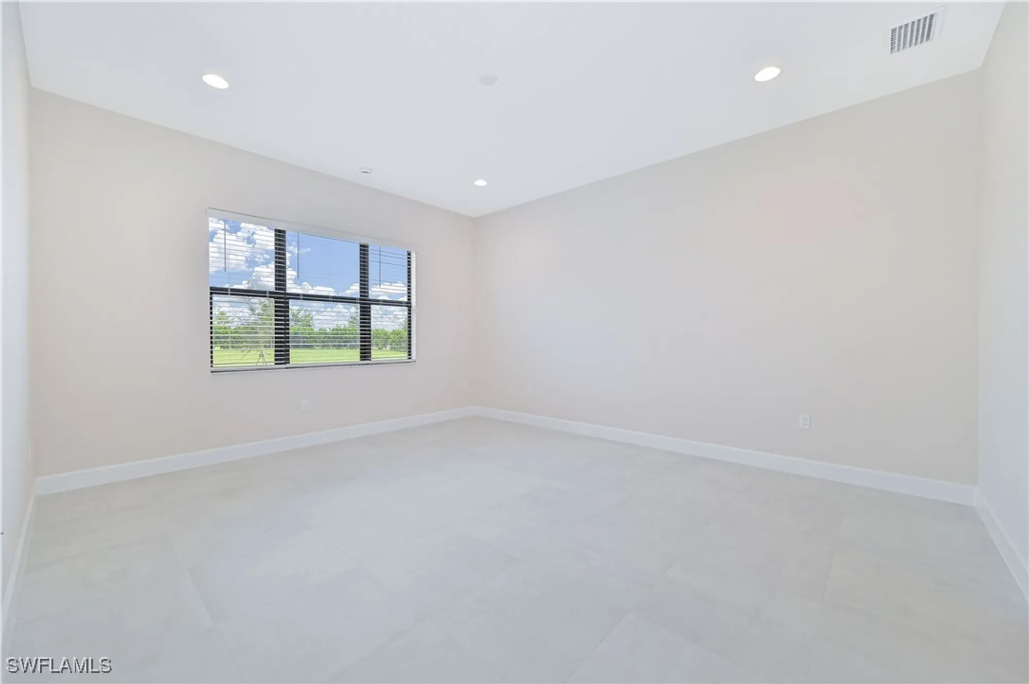 Property Slideshow image 17 of 50 | 14343 hogarth pl, Fort Myers, FL, 33905