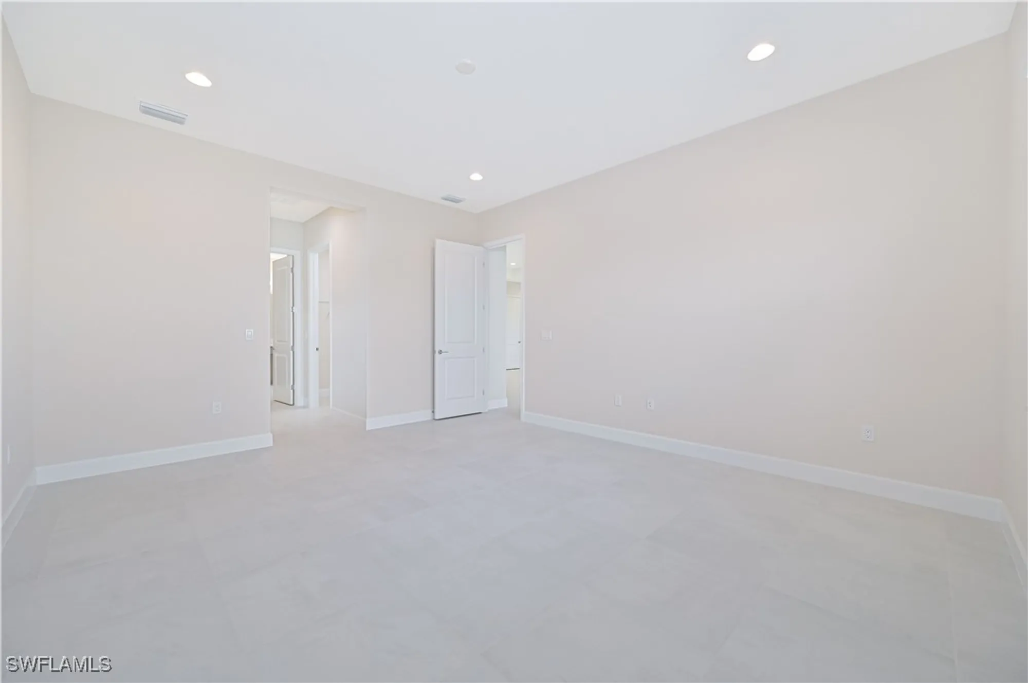 Property Slideshow image 18 of 50 | 14343 hogarth pl, Fort Myers, FL, 33905