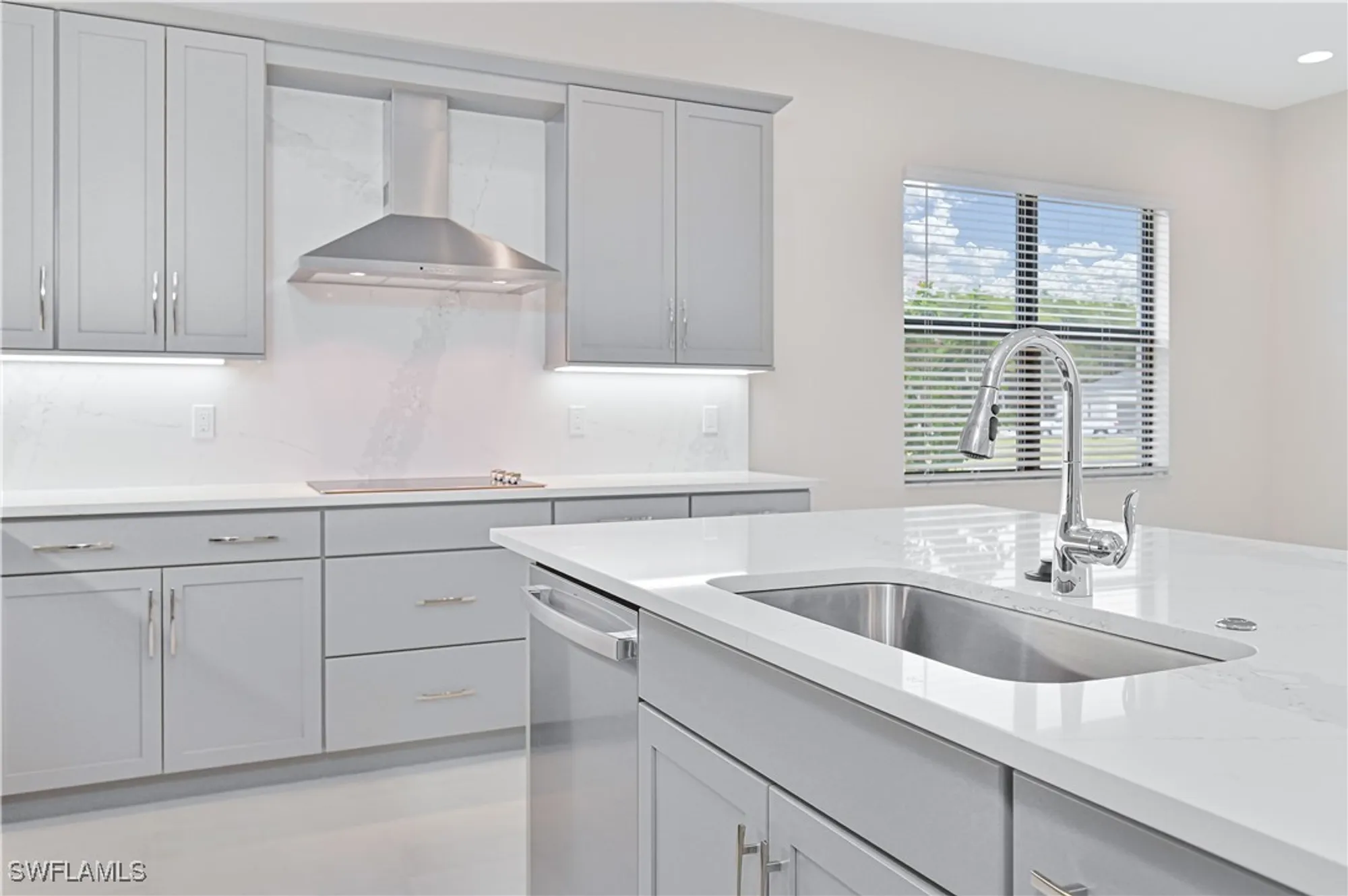 Property Slideshow image 10 of 50 | 14343 hogarth pl, Fort Myers, FL, 33905