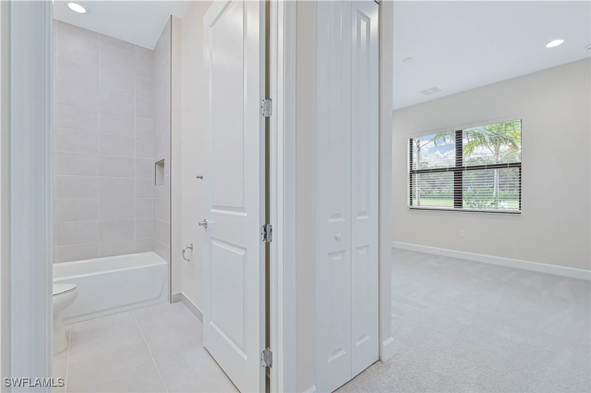 Property Slideshow image 25 of 50 | 14343 hogarth pl, Fort Myers, FL, 33905