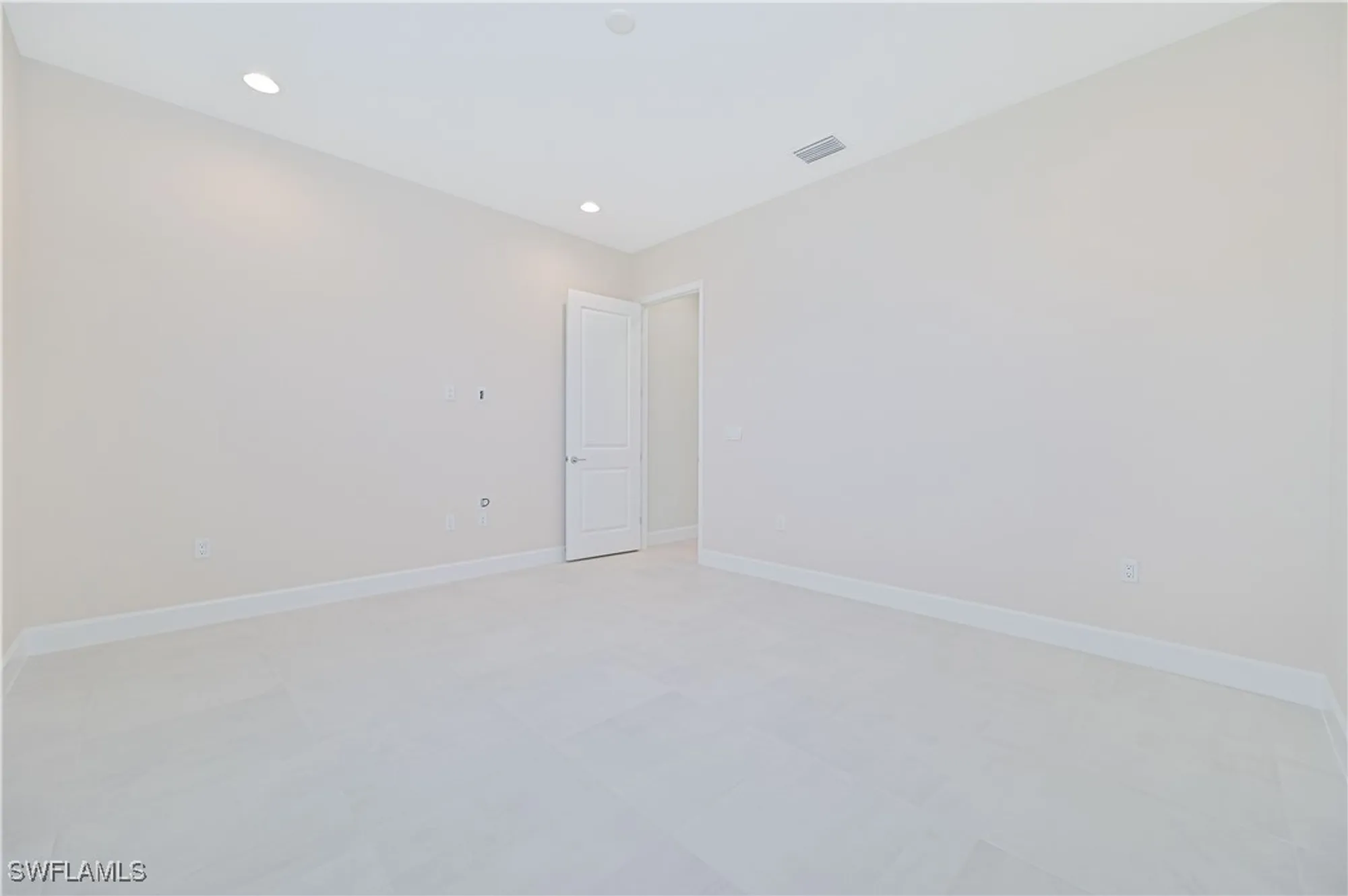 Property Slideshow image 26 of 50 | 14343 hogarth pl, Fort Myers, FL, 33905